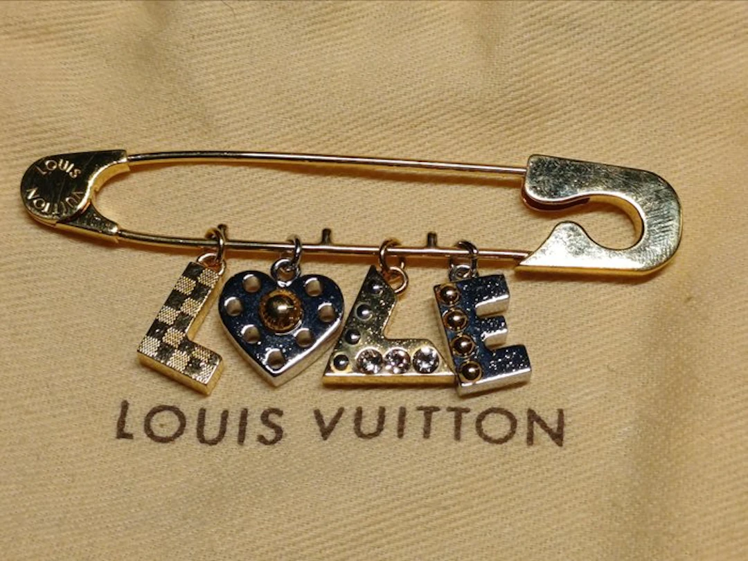 Louis Vuitton - Spilla LOVE - Fashion accessories set