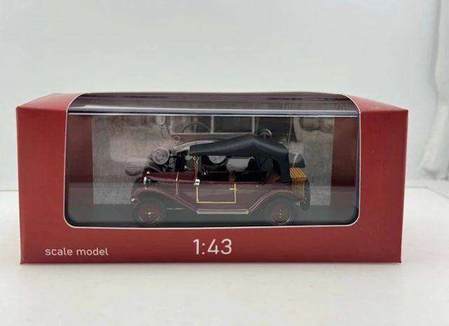 1:43 - Model car - Tatra 12