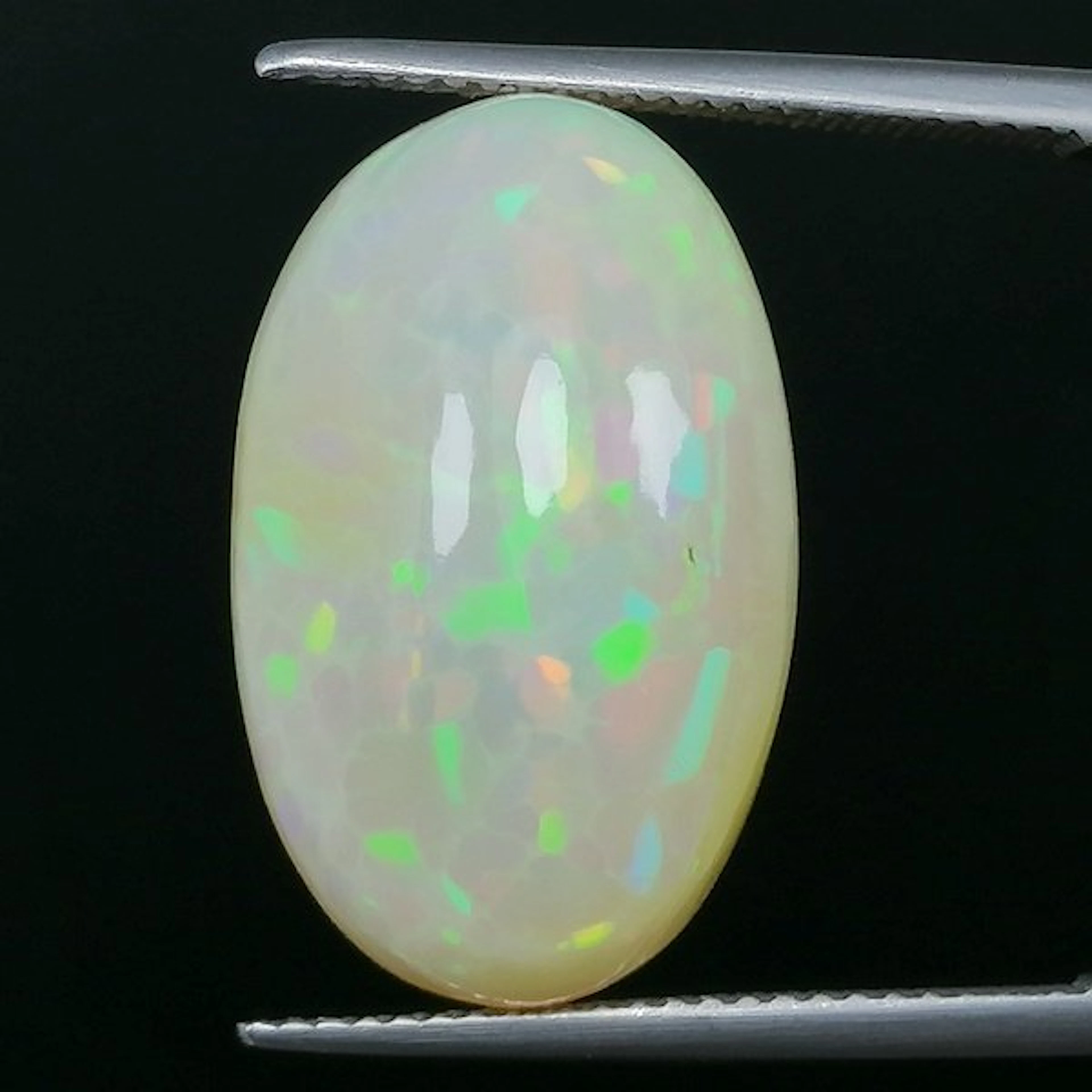 Opal - 15.61 ct - Instituto Gemólogico Español (IGE) - Intense Color Game