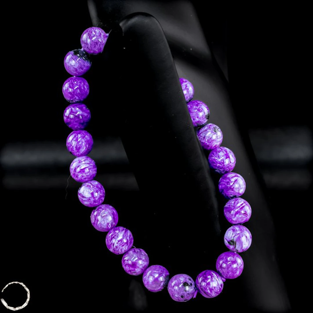 Magic of Transformation – A beautiful bracelet made of genuine charoite