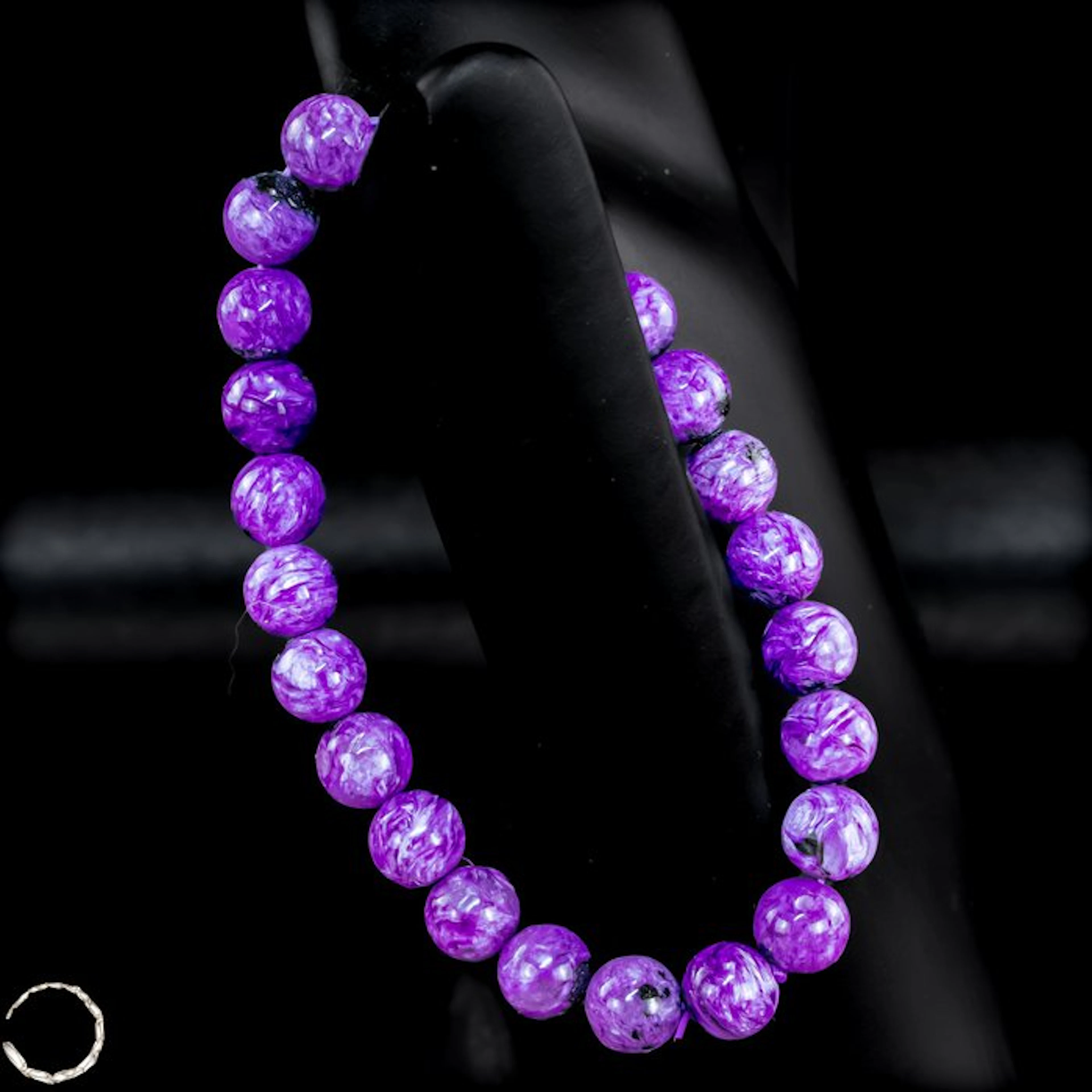 Magic of Transformation – A beautiful bracelet made of genuine charoite