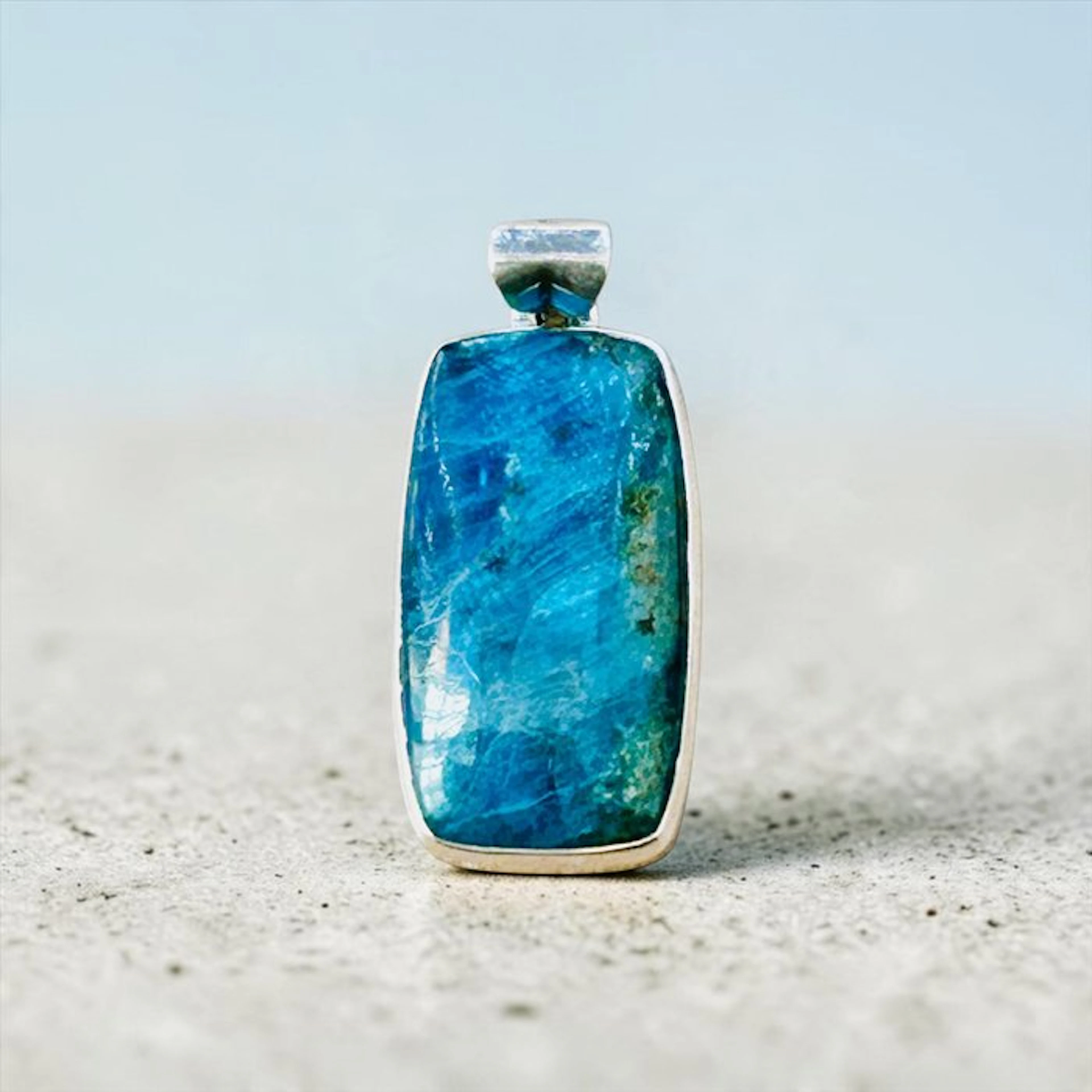 Natural blue apatite — 925 sterling silver Pendant...