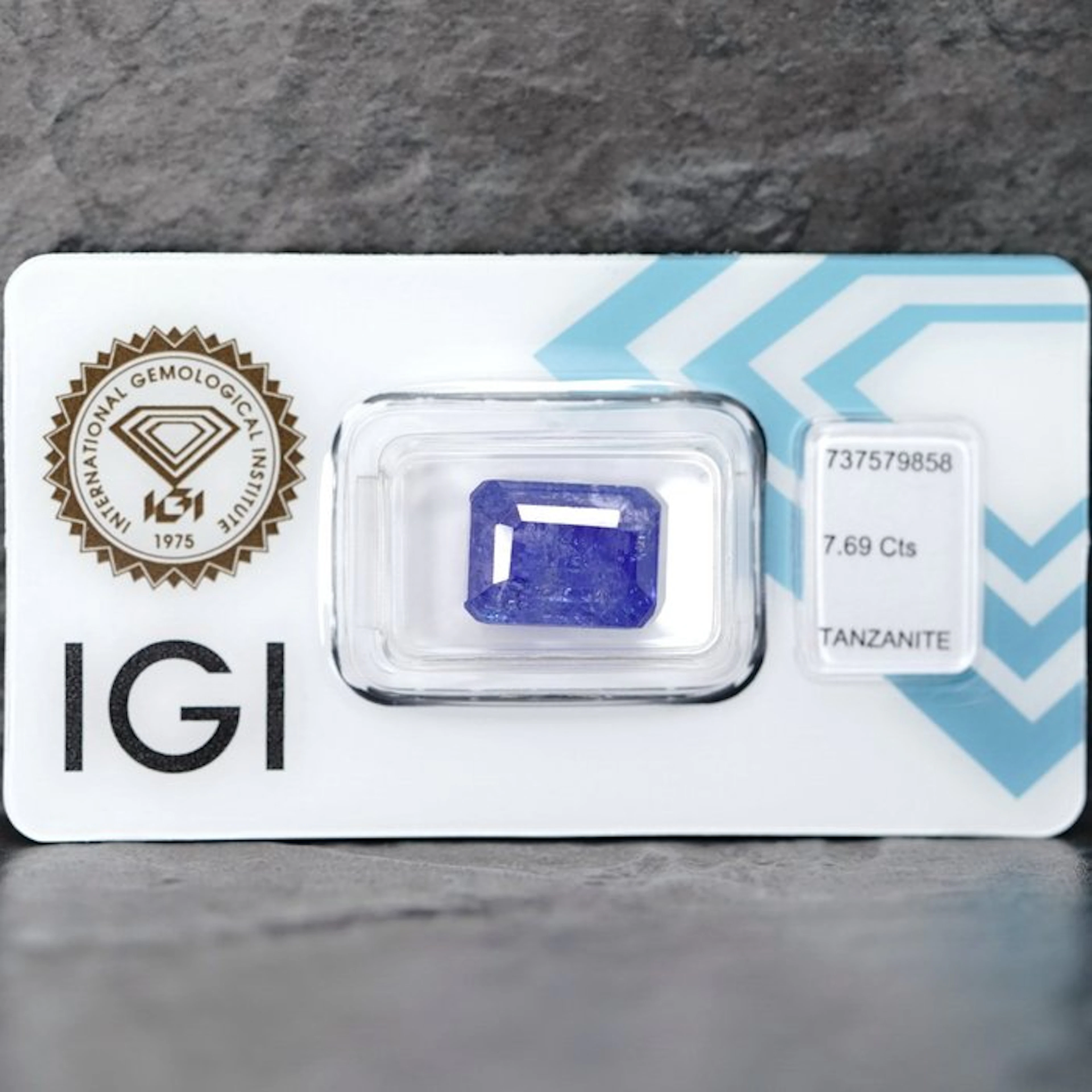 No reserve price - 1 pcs Blue