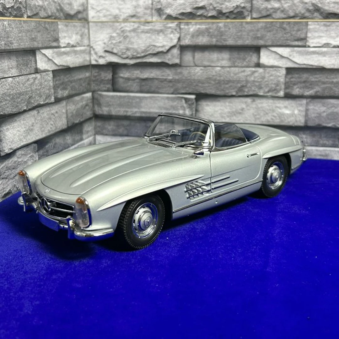 MiniChamps 1:18 - Model car - Minichamps 1:18...