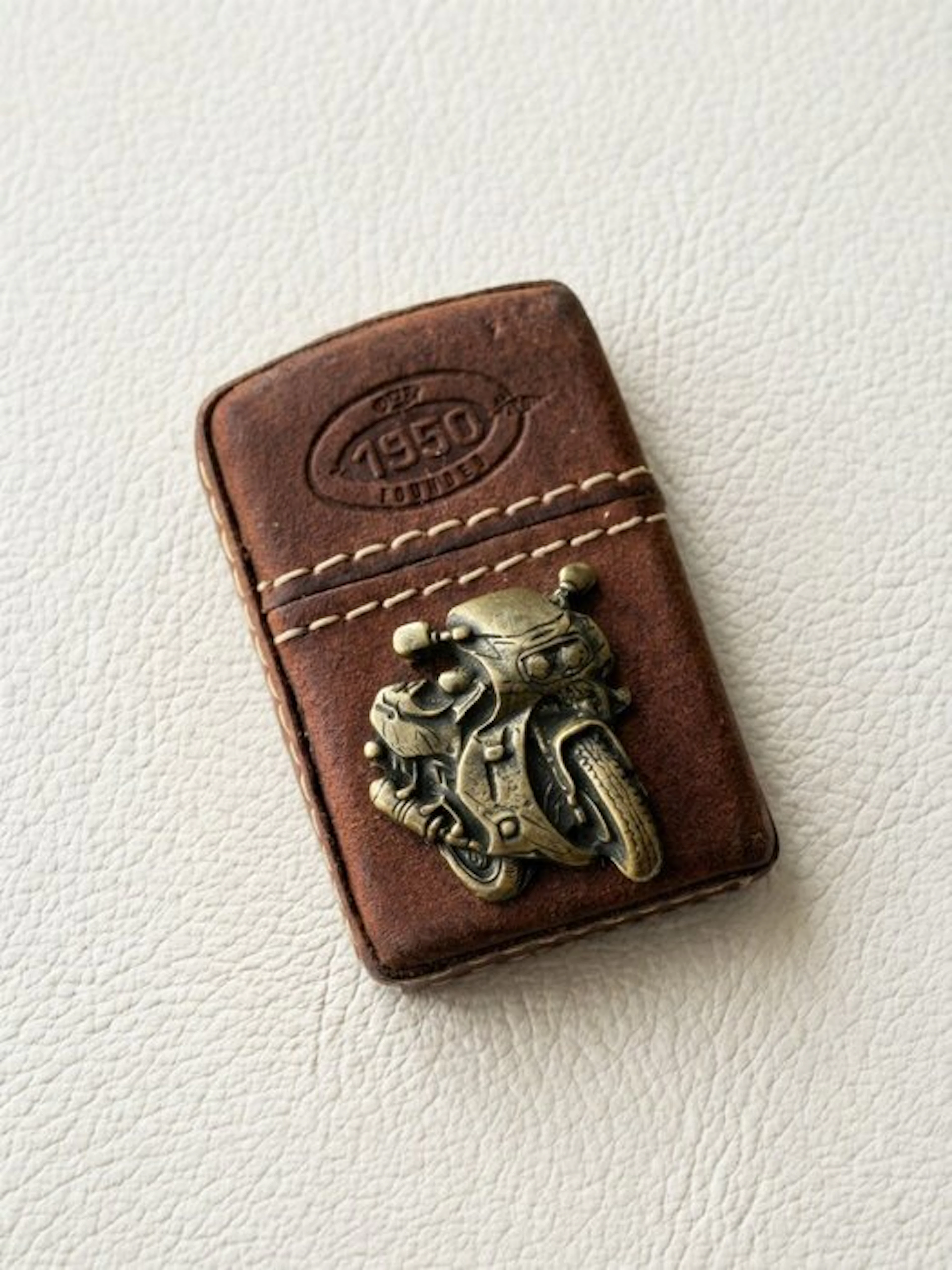 Briquet de Collection Style Zippo – Thème Biker – Cuir...