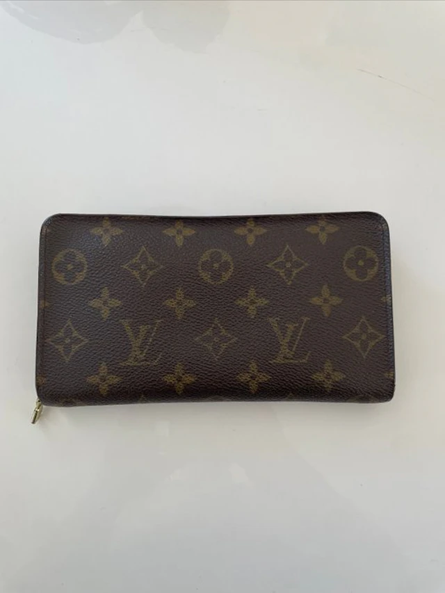 Louis Vuitton - Wallet