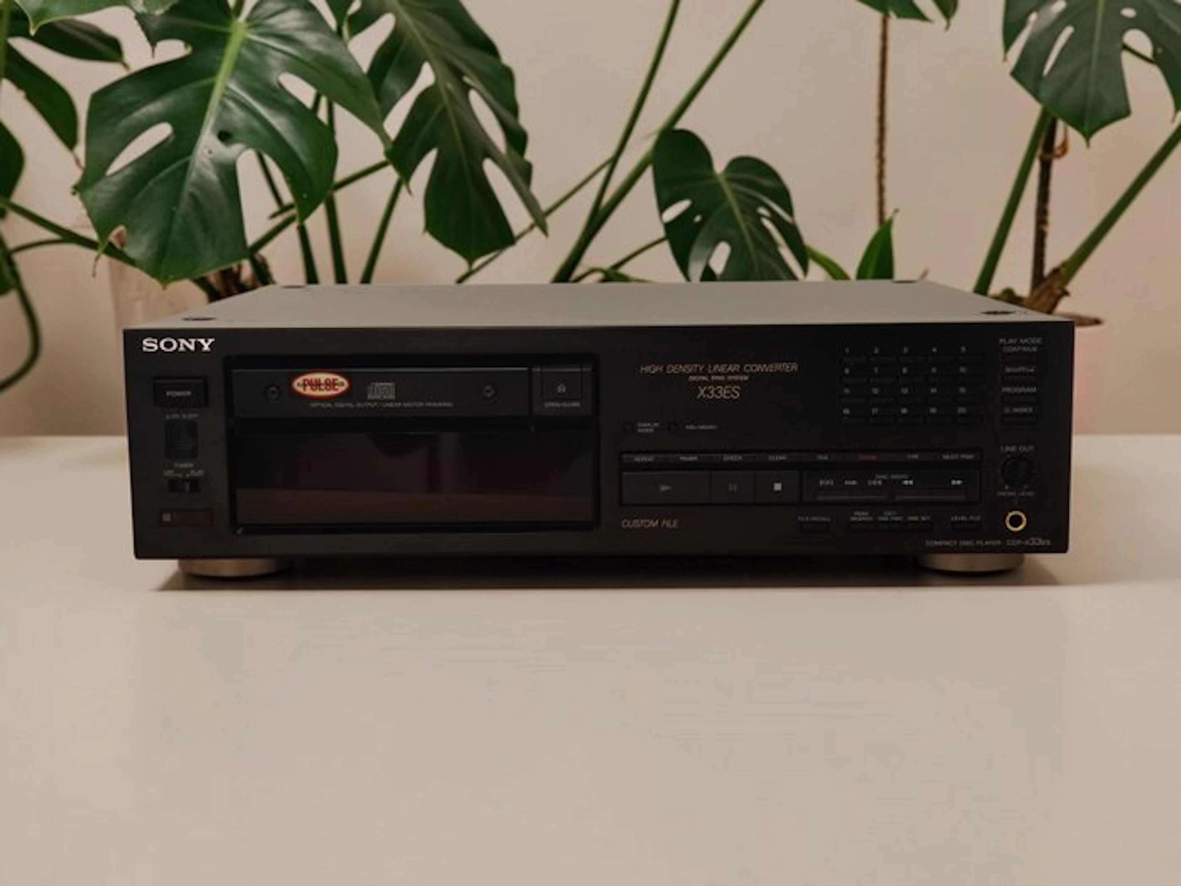 Sony - CDP-X33ES High-End 'Elevated Standard' CD player