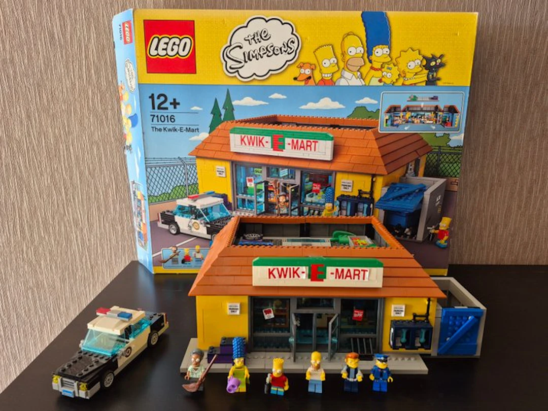 LEGO Set - 71016 - The Simpsons - The Kwik-E-Mart