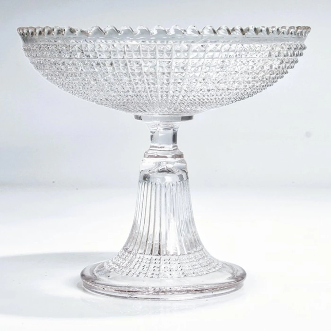 Léon Ledru - Tazza - Model 'Hambourg' - Pressed half-crystal