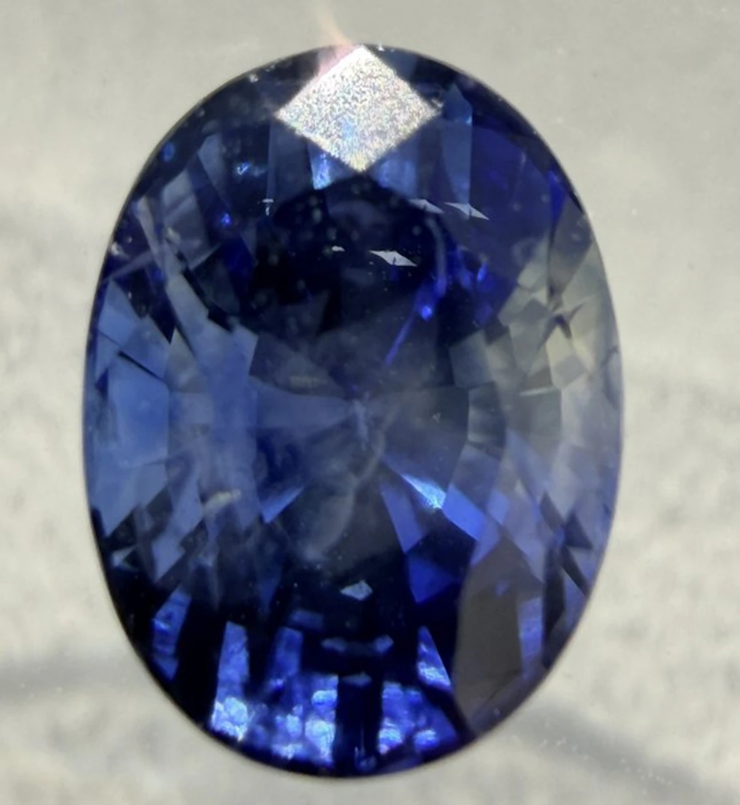 Blue Sapphire - 1.08 ct - Antwerp Laboratory for Gemstone...