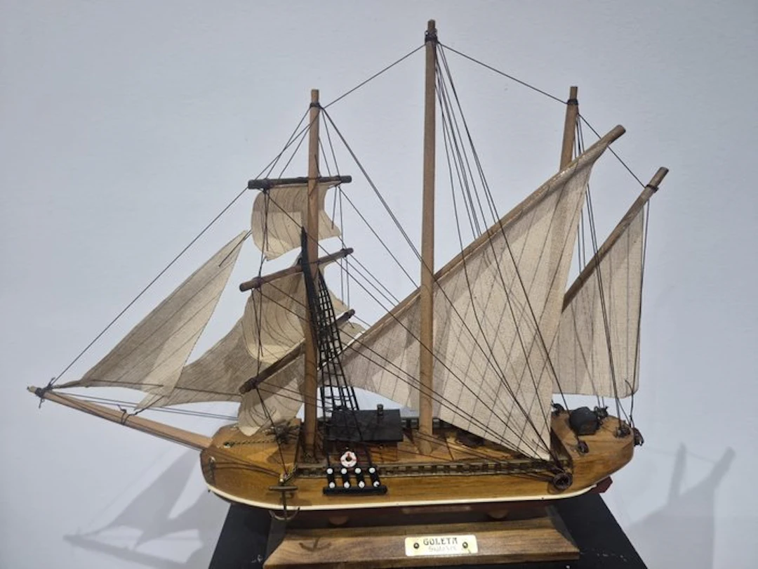 Model ship - Maqueta de goleta española – Representación...