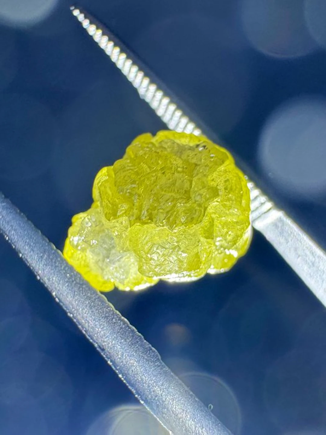 Natural rough diamond green/yellow - 1.89 carats - No...