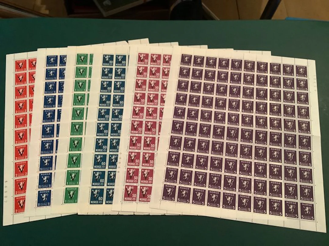 Norway 1941 - V for Victory in a complete sheet of 100...