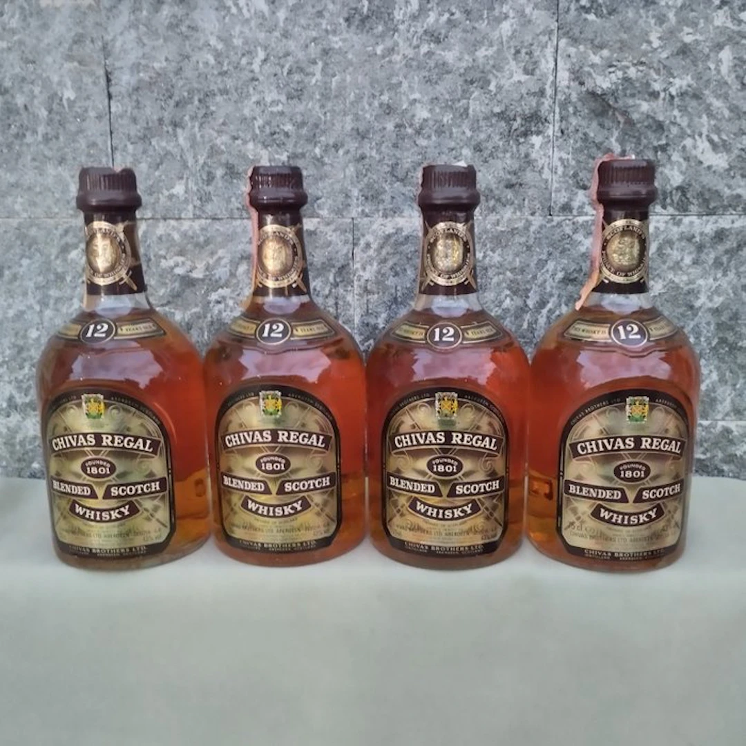 Chivas Regal 12 years old - b. 1980s - 75cl - 4 bottles