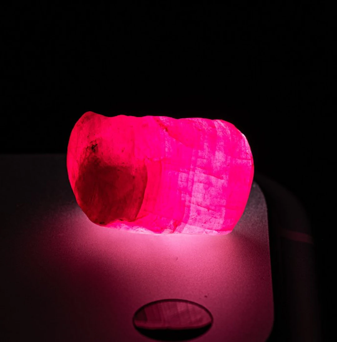 20.88 CARATS!! PIGEON'S BLOOD RUBY - TOP QUALITY GÉANT...