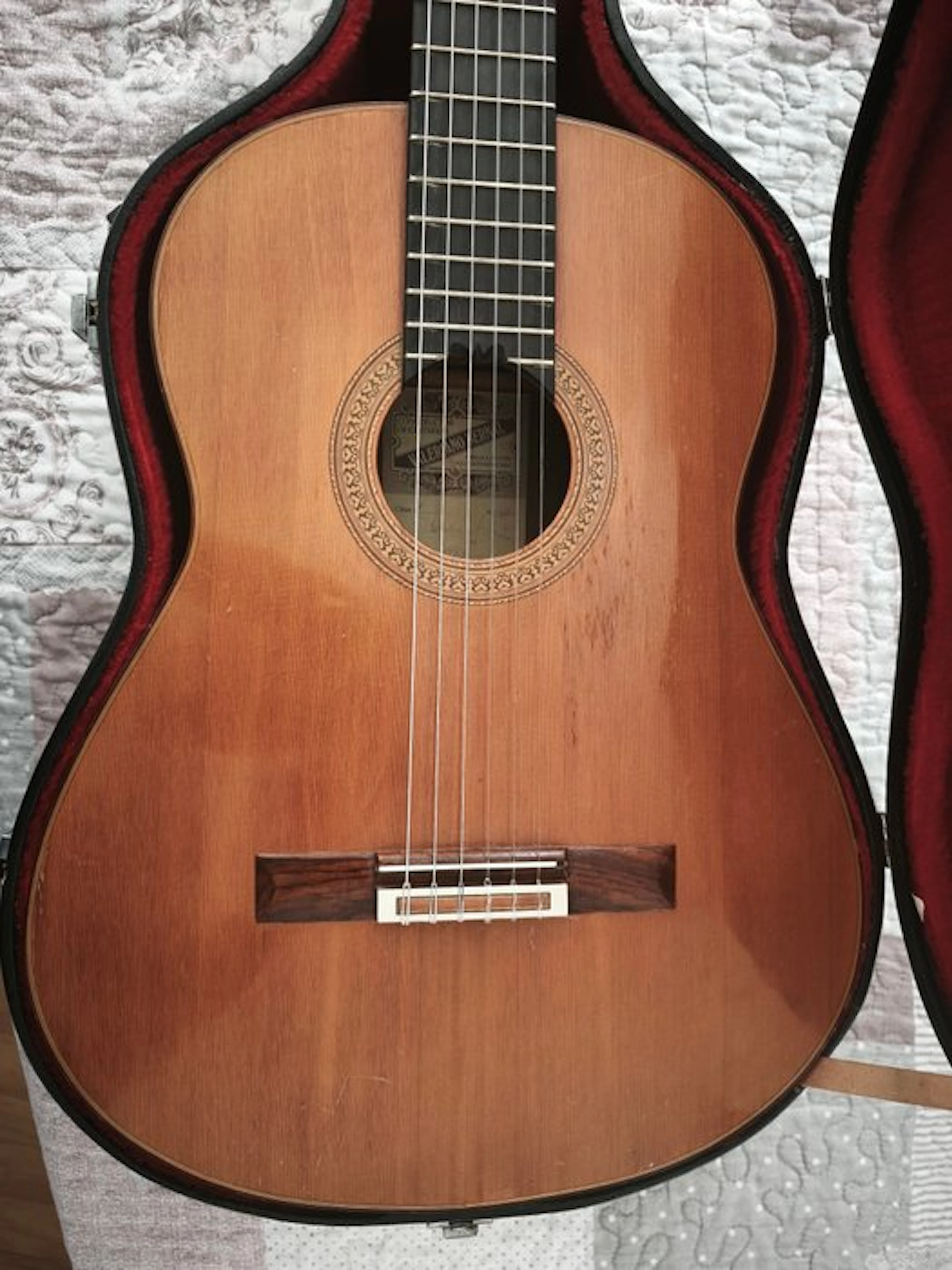 Valeriano Bernal - - Classical guitar - Belgium - 1993