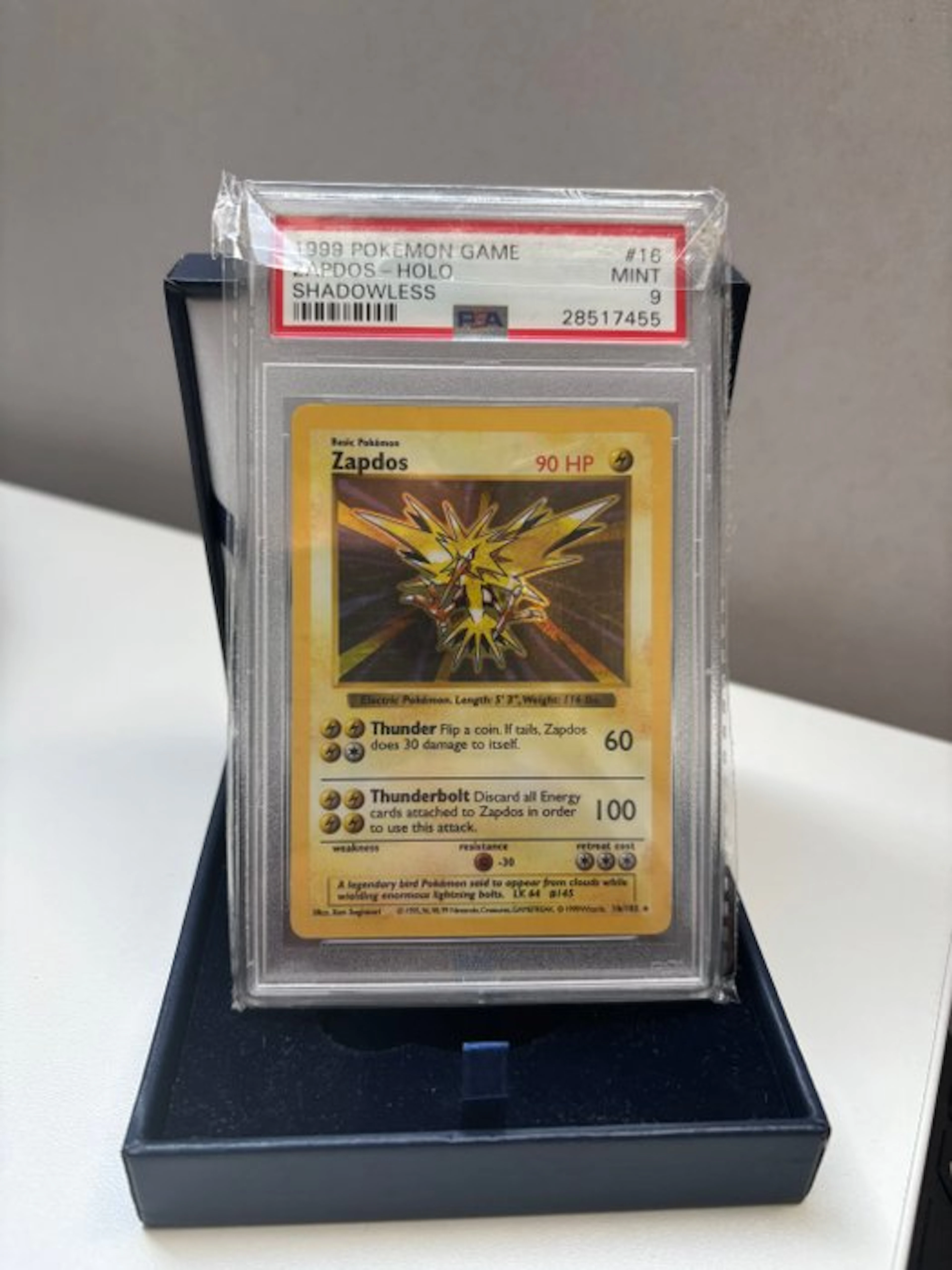 1 Graded card - Zapdos, Shadowless Base Se - PSA 9