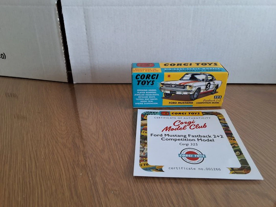 Corgi 1:43 - Model car - Ford Mustang Fastback 2+2...