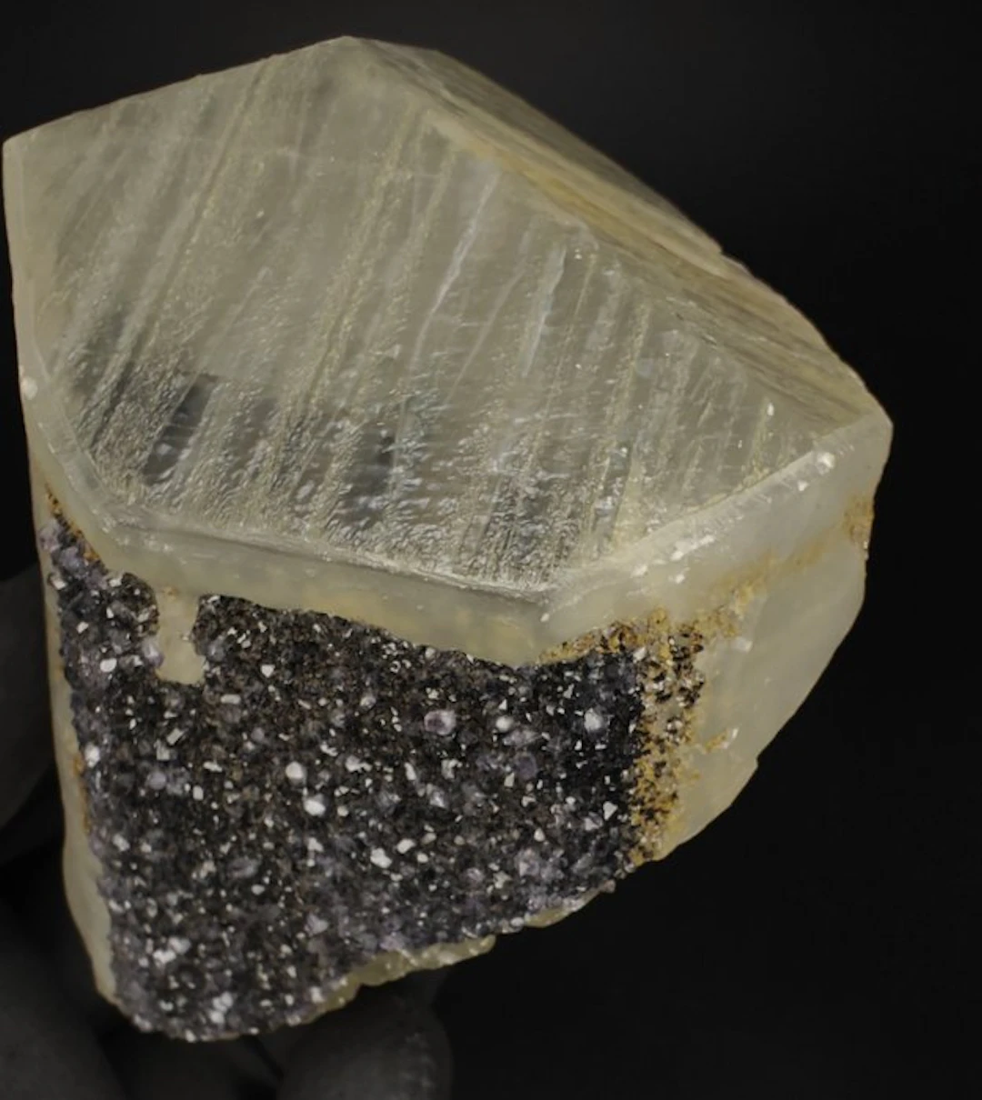 Calcite & Amethyst Crystal point - Height: 9 cm - Width: 8 cm- 700 g