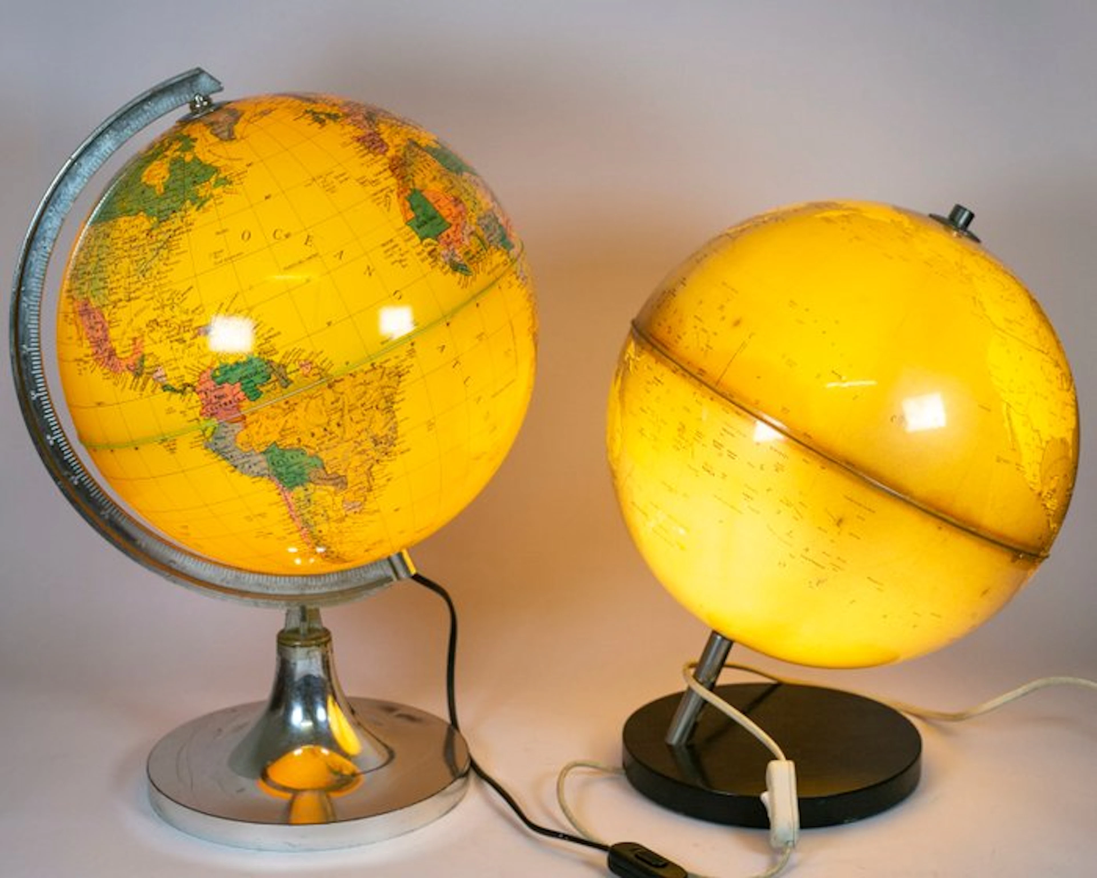 Terrestrial table globe - Nova Rico plus one - 1970-1980