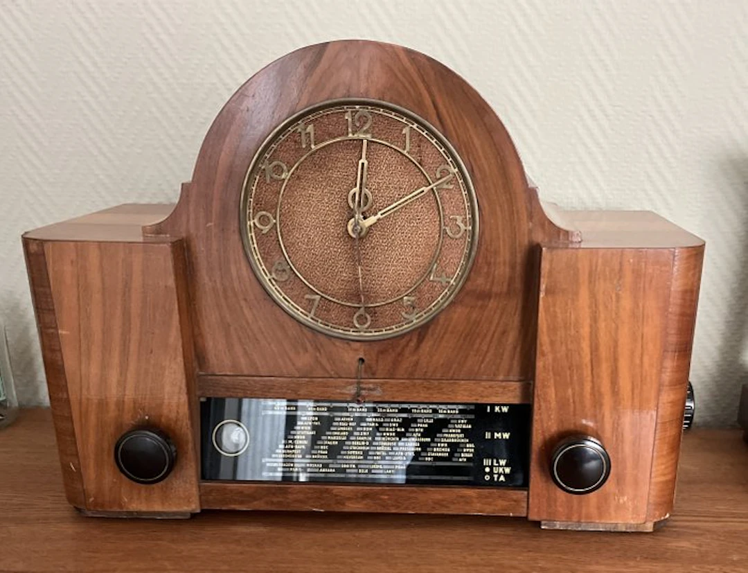 TeKaDe (TKD) - Klokradio WKZ065 Tube radio
