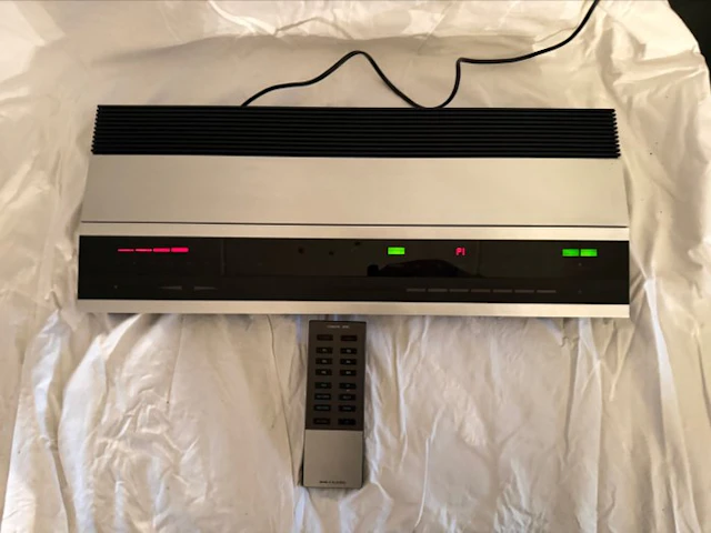Bang & Olufsen - Beomaster 3000 Solid state stereo receiver