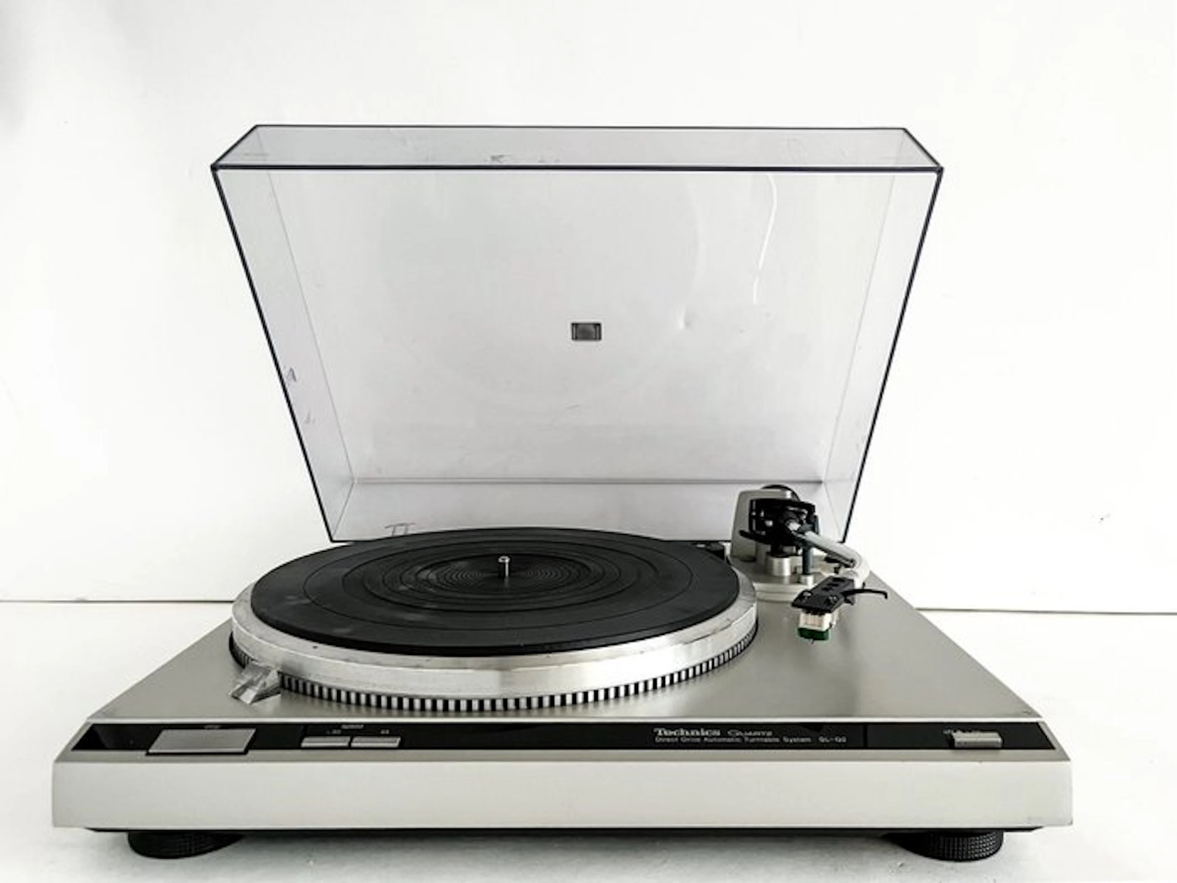 Technics - SL-Q2 Quartz-Locked Semi-Automatic Direct-Drive Turntable