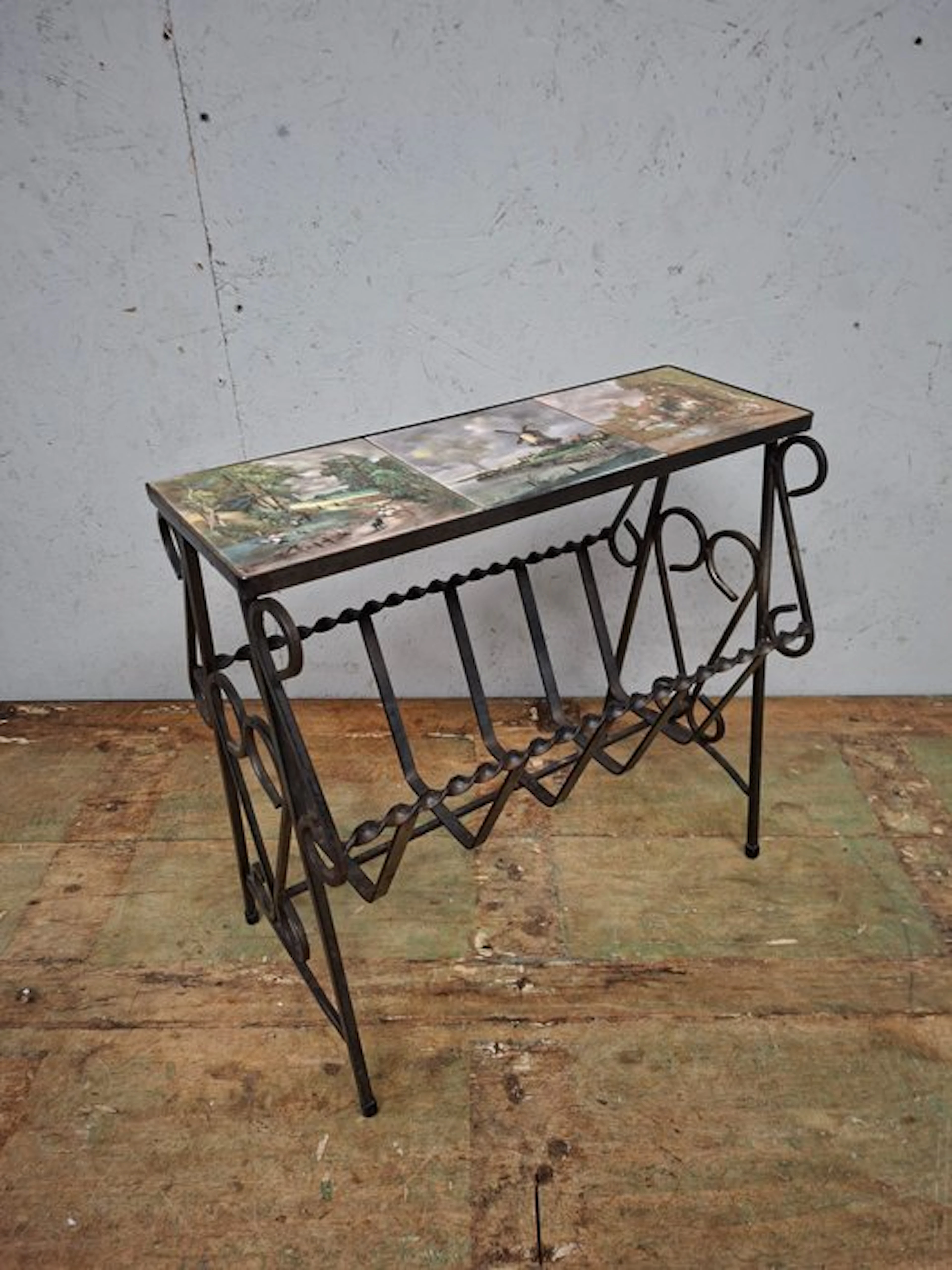 Magazine rack - Wrought iron - Cast-iron newspaper rack