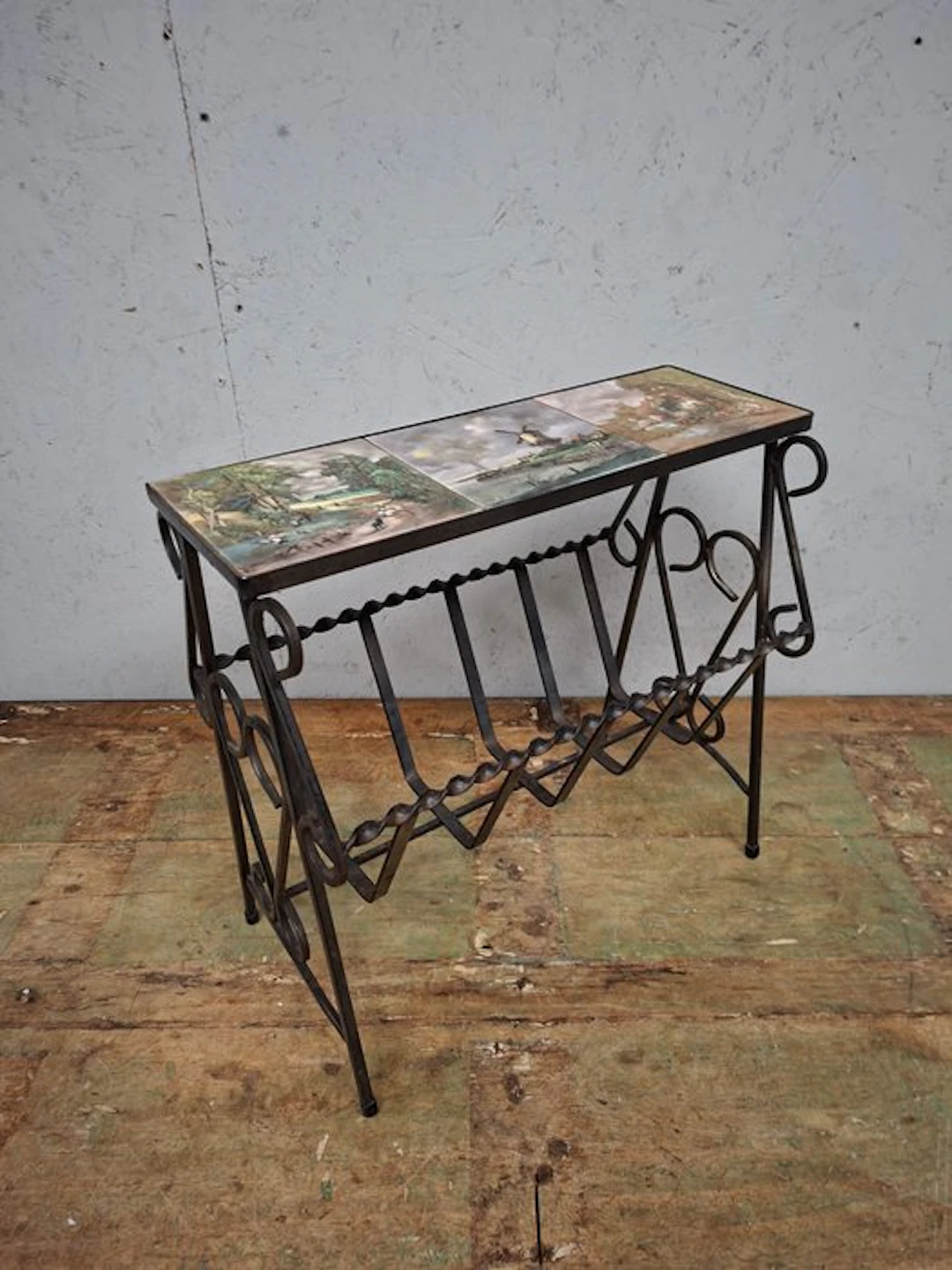 Magazine rack - Wrought iron - Cast-iron newspaper rack