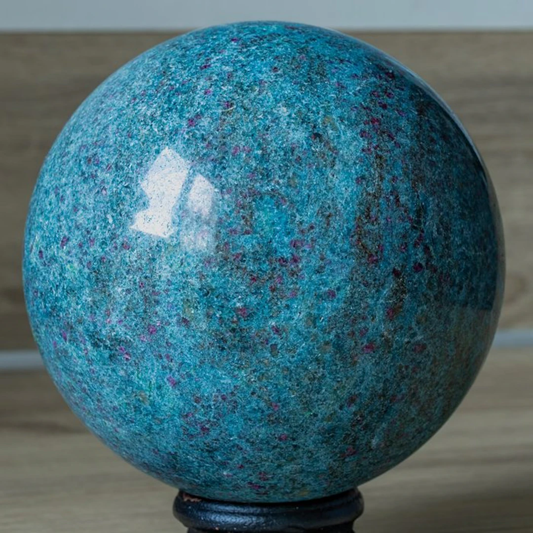 Ruby in Kyanite Quality sphere Crystal - Height: 10.6 cm...