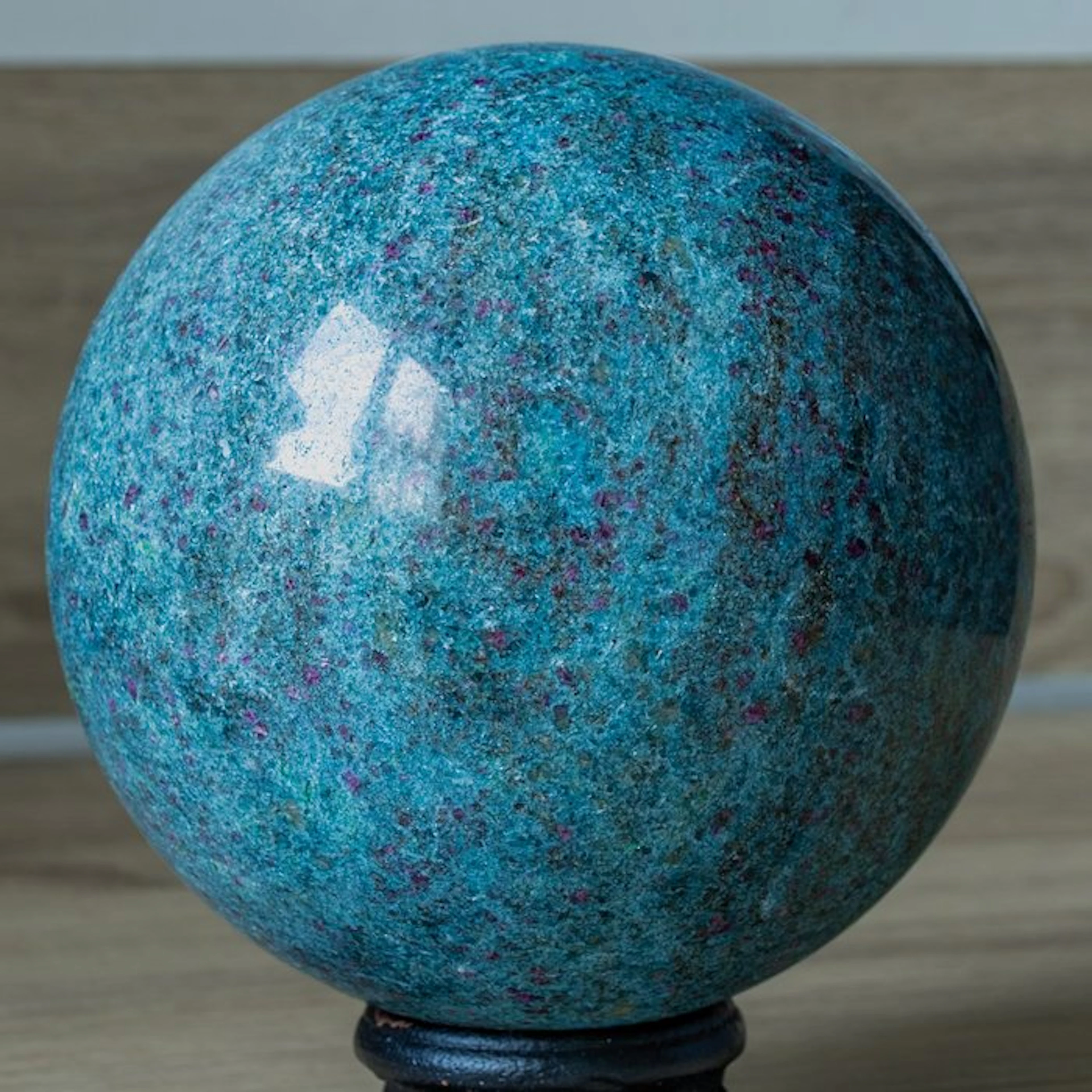 Ruby in Kyanite Quality sphere Crystal - Height: 10.6 cm...