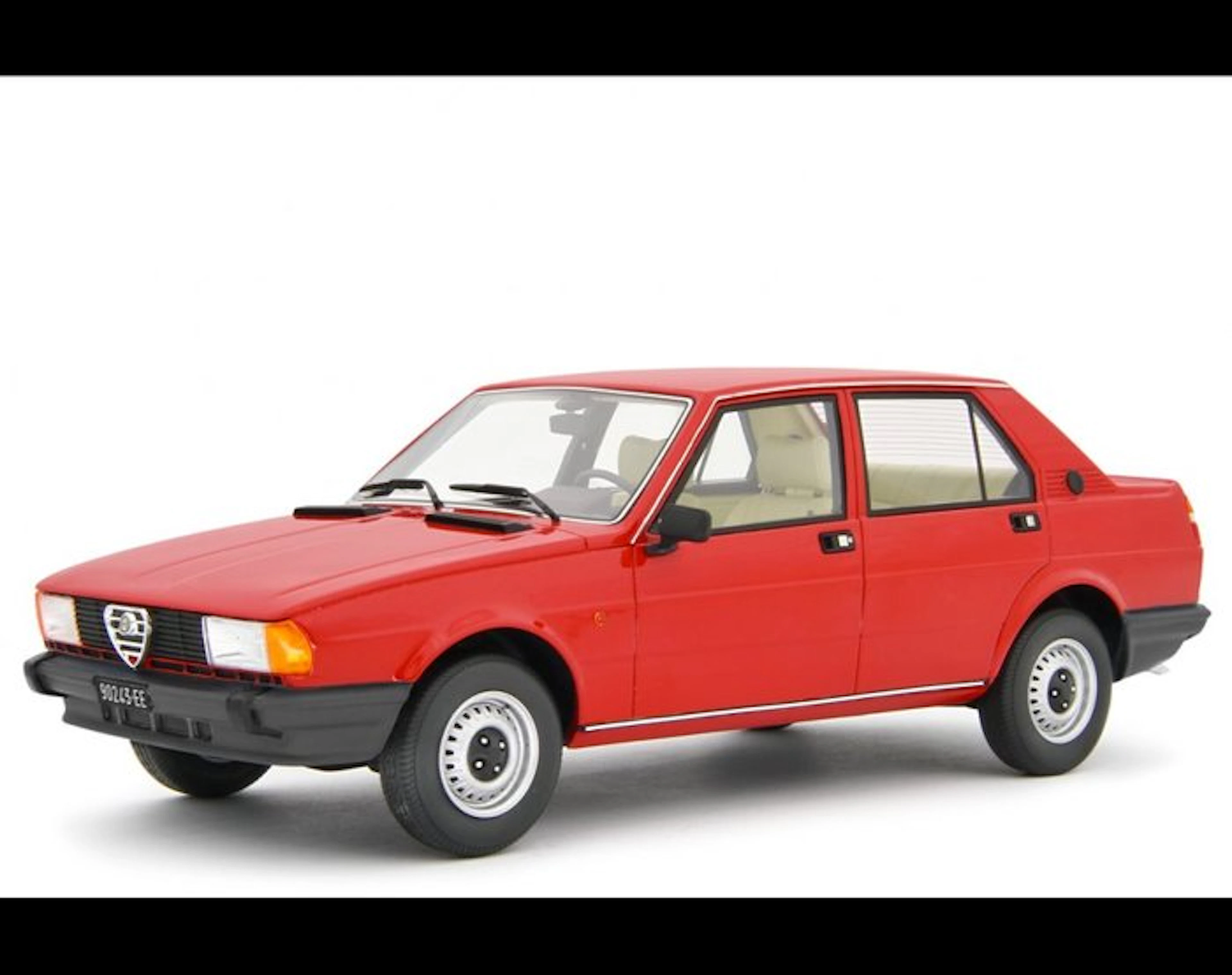 Laudoracing 1:18 - Model sedan - Alfa Romeo Giulietta 2.0 Rosso 1980