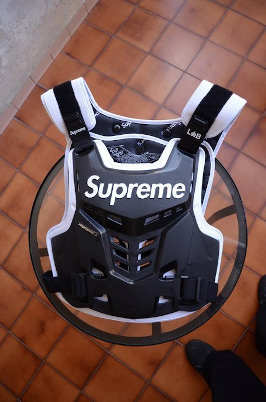 China - Protective clothing - Supreme x Fox racing chest protector FW SS18