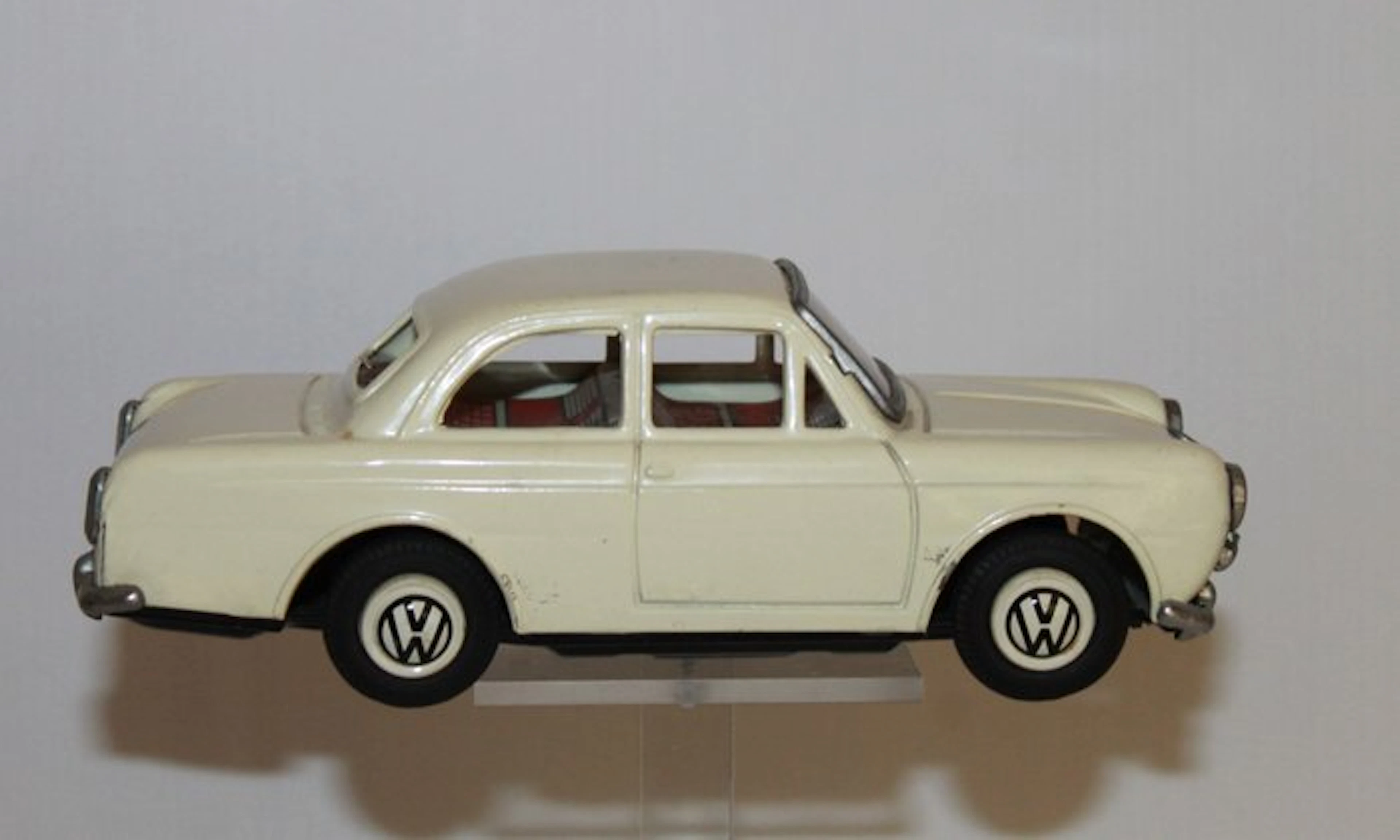 Banier (B.W.) Japan - Toy Volkswagen 1500 Notchback model...