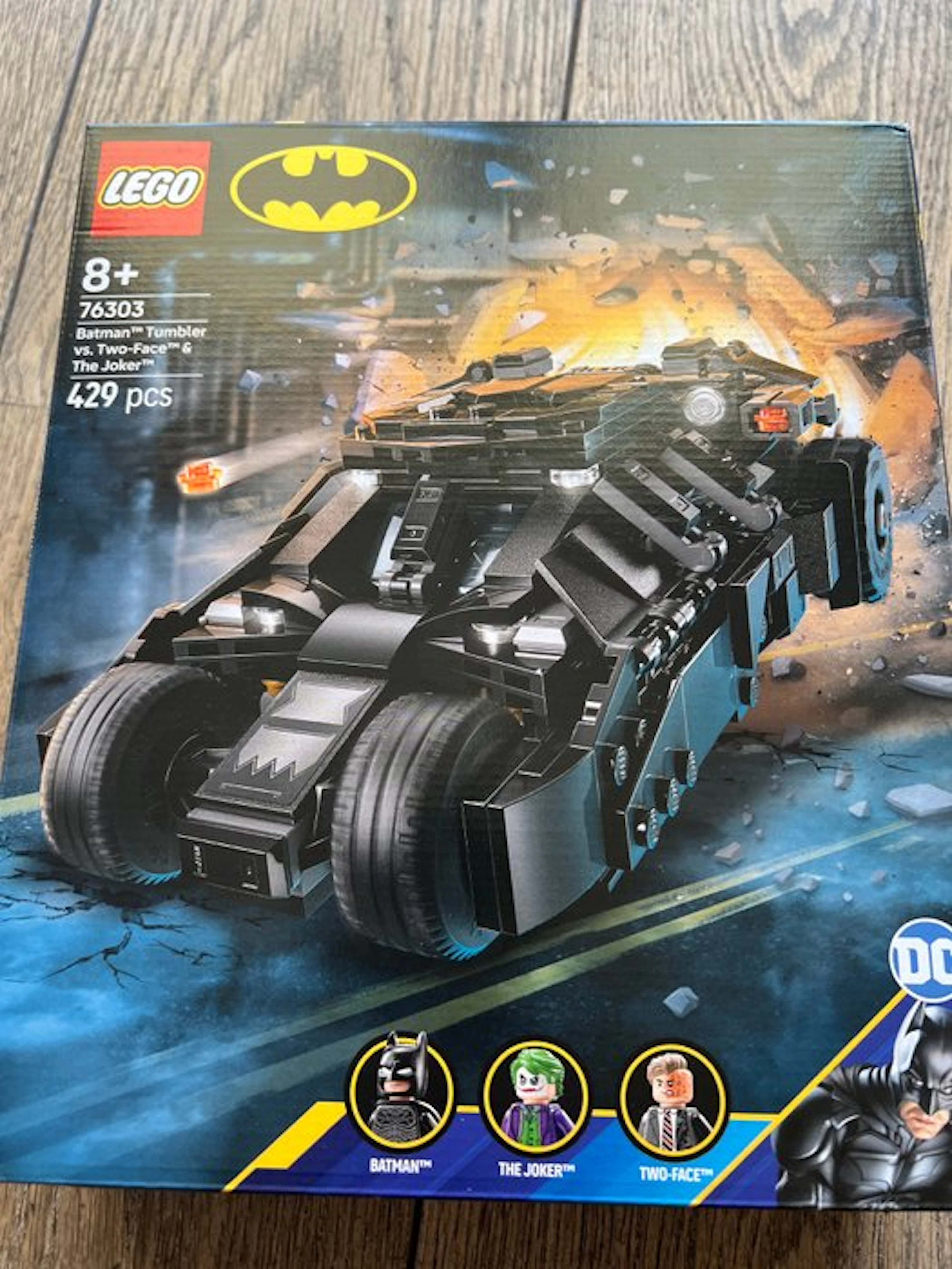 LEGO Set - 76303 - DC Super Heroes - Batman Tumbler vs. Two-Face & The Joker