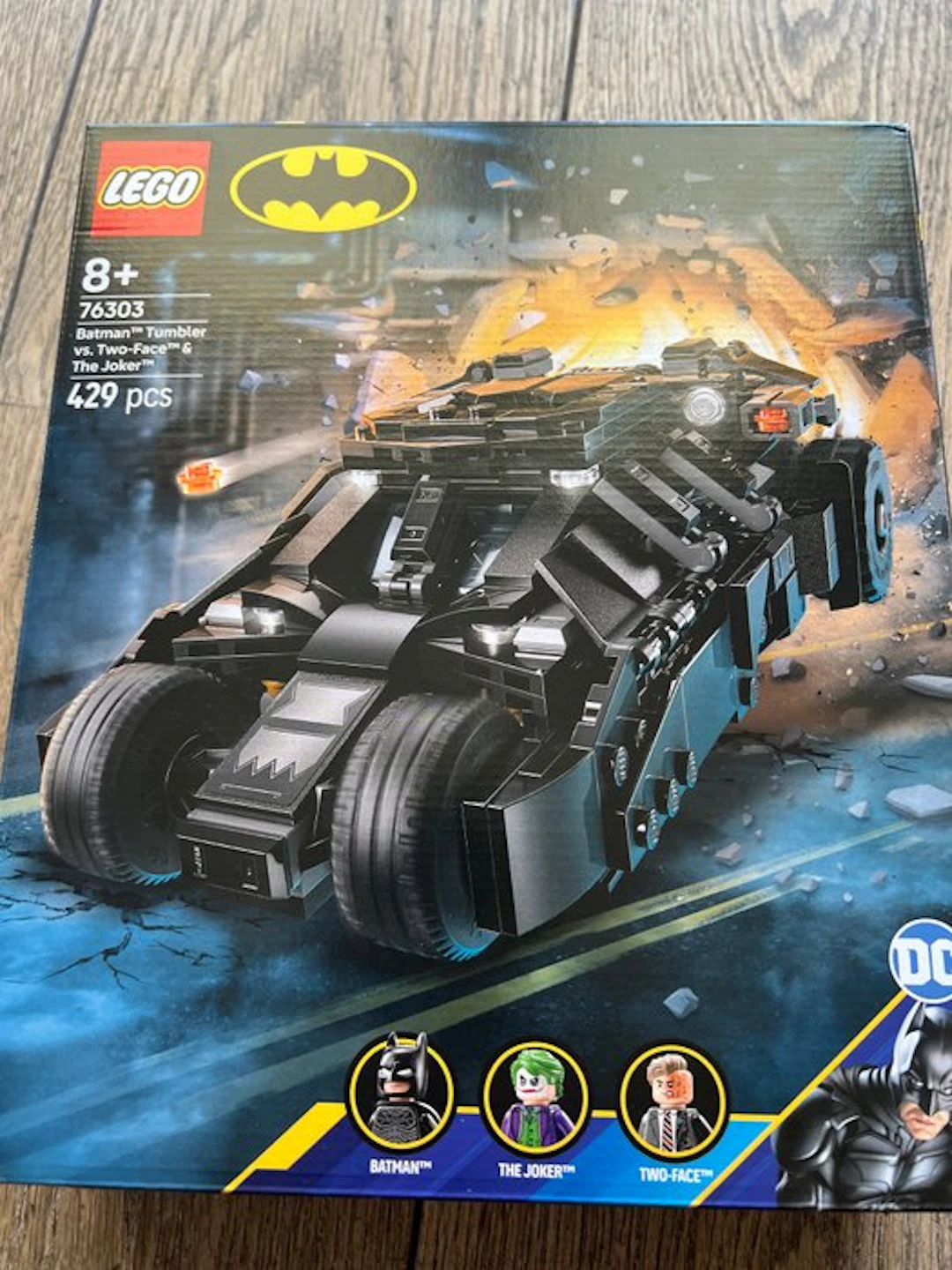 LEGO Set - 76303 - DC Super Heroes - Batman Tumbler vs. Two-Face & The Joker