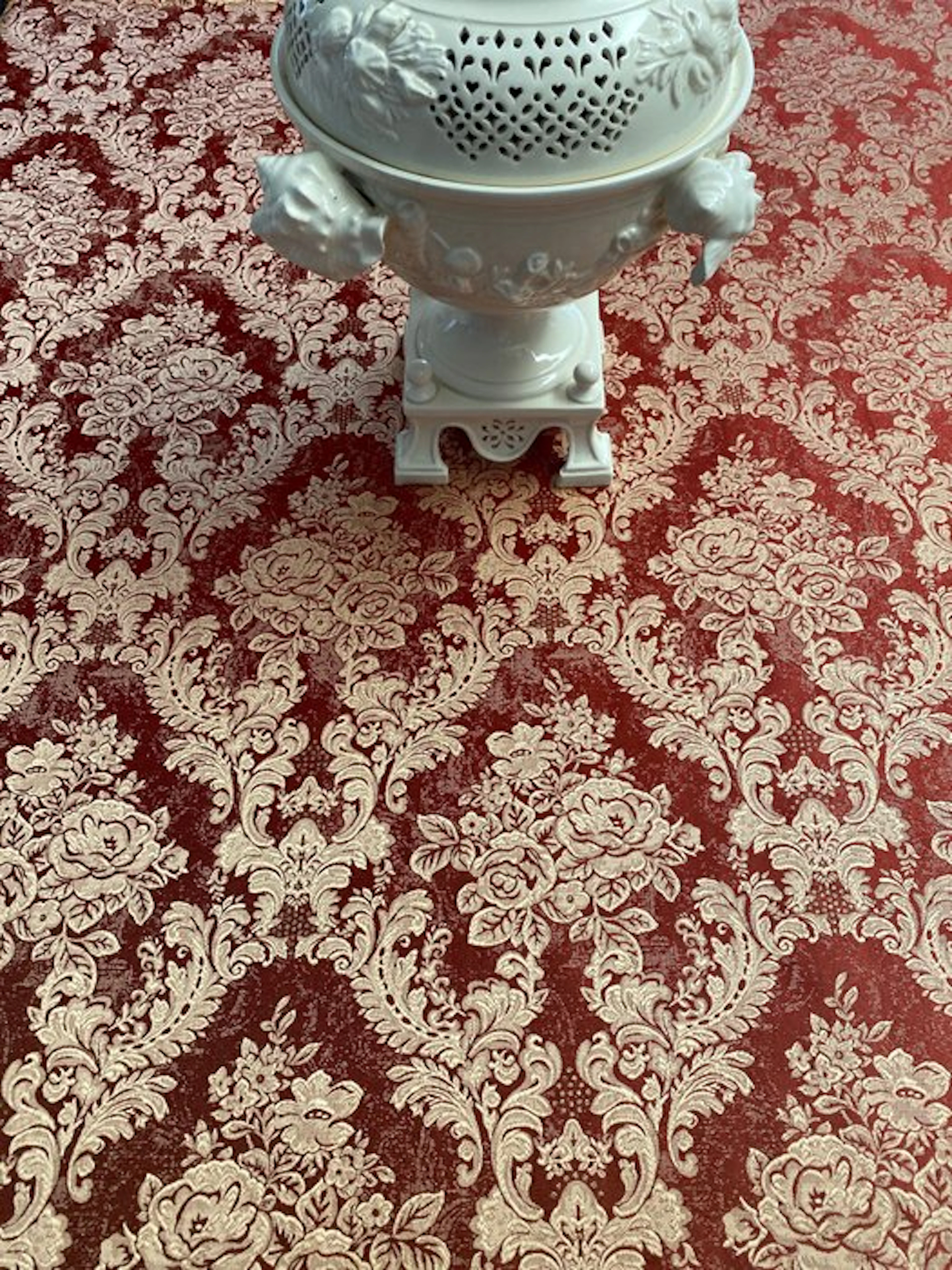 san leucio - Luxurious damask silk tablecloth in red and gold