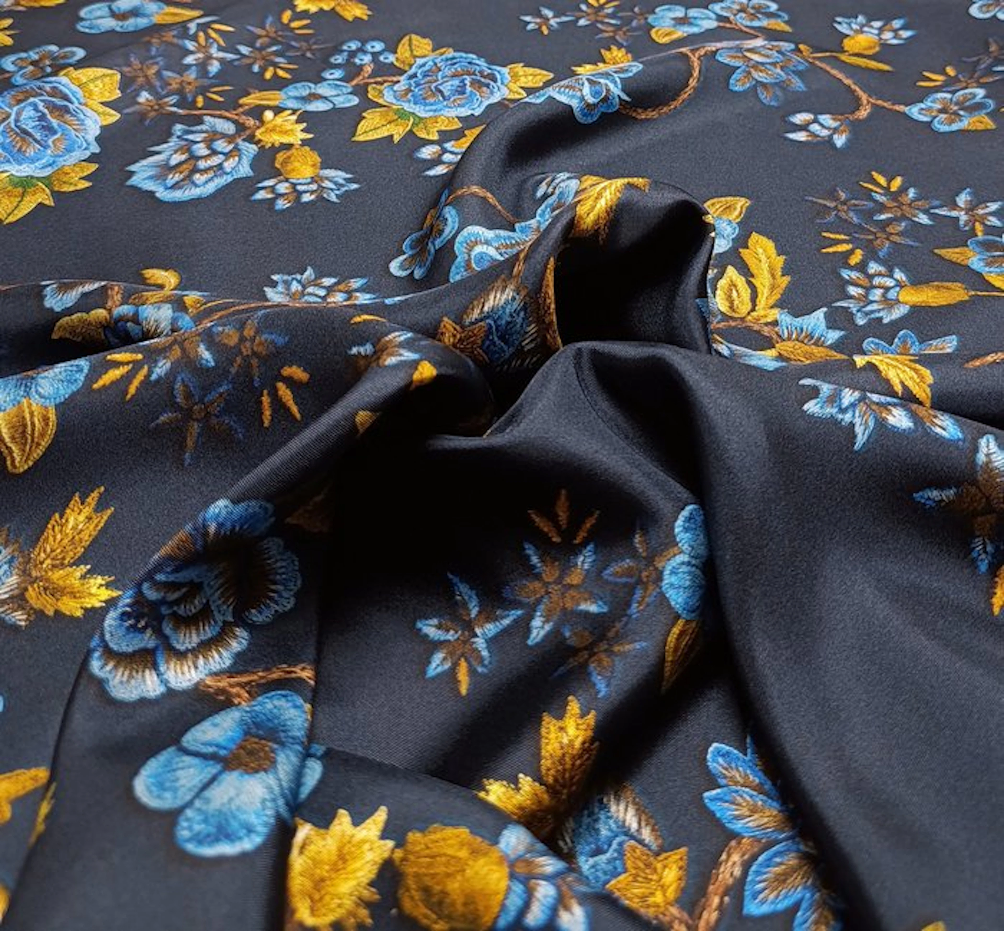 B621 - 500 x 135 cm - Twill in 100% pura seta di Como...