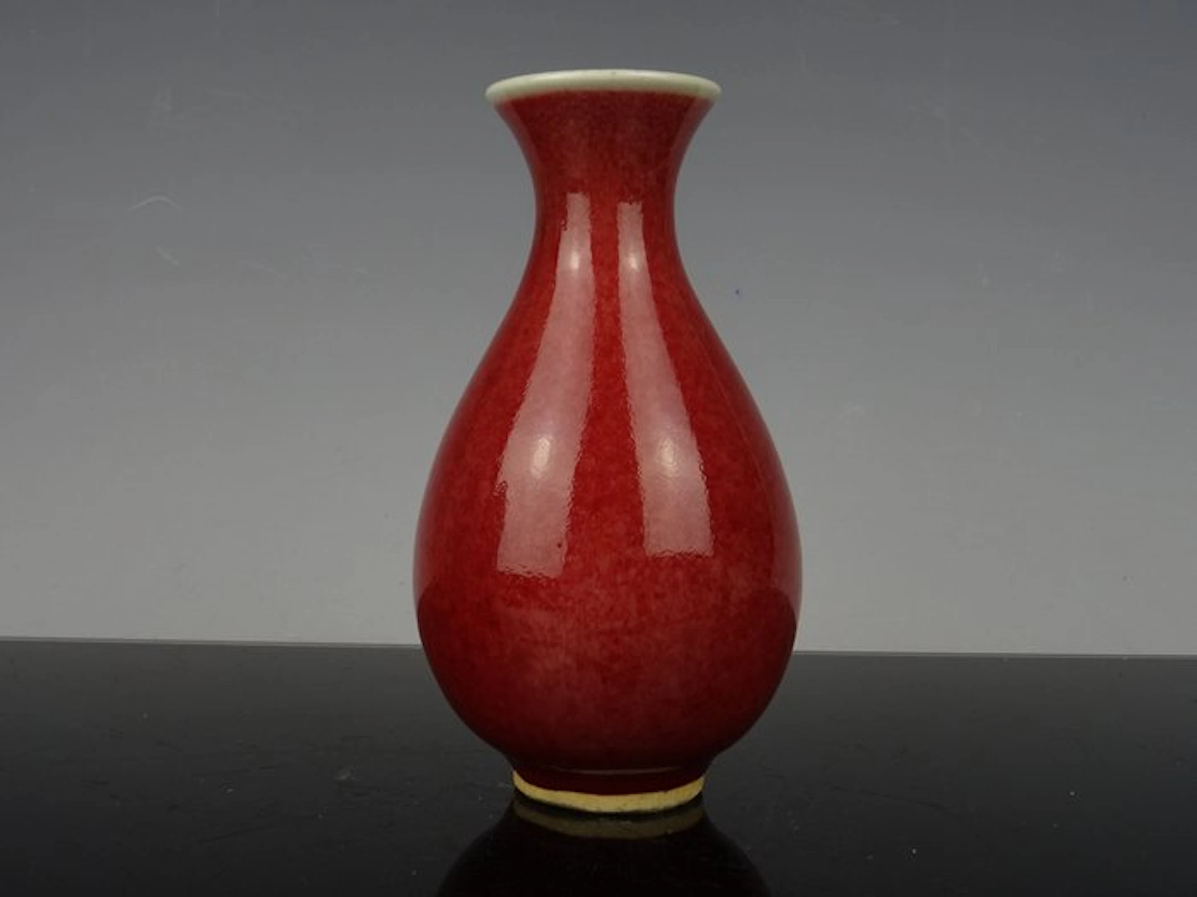 Vase - Porcelain - China - Qing Dynasty (1644-1911)