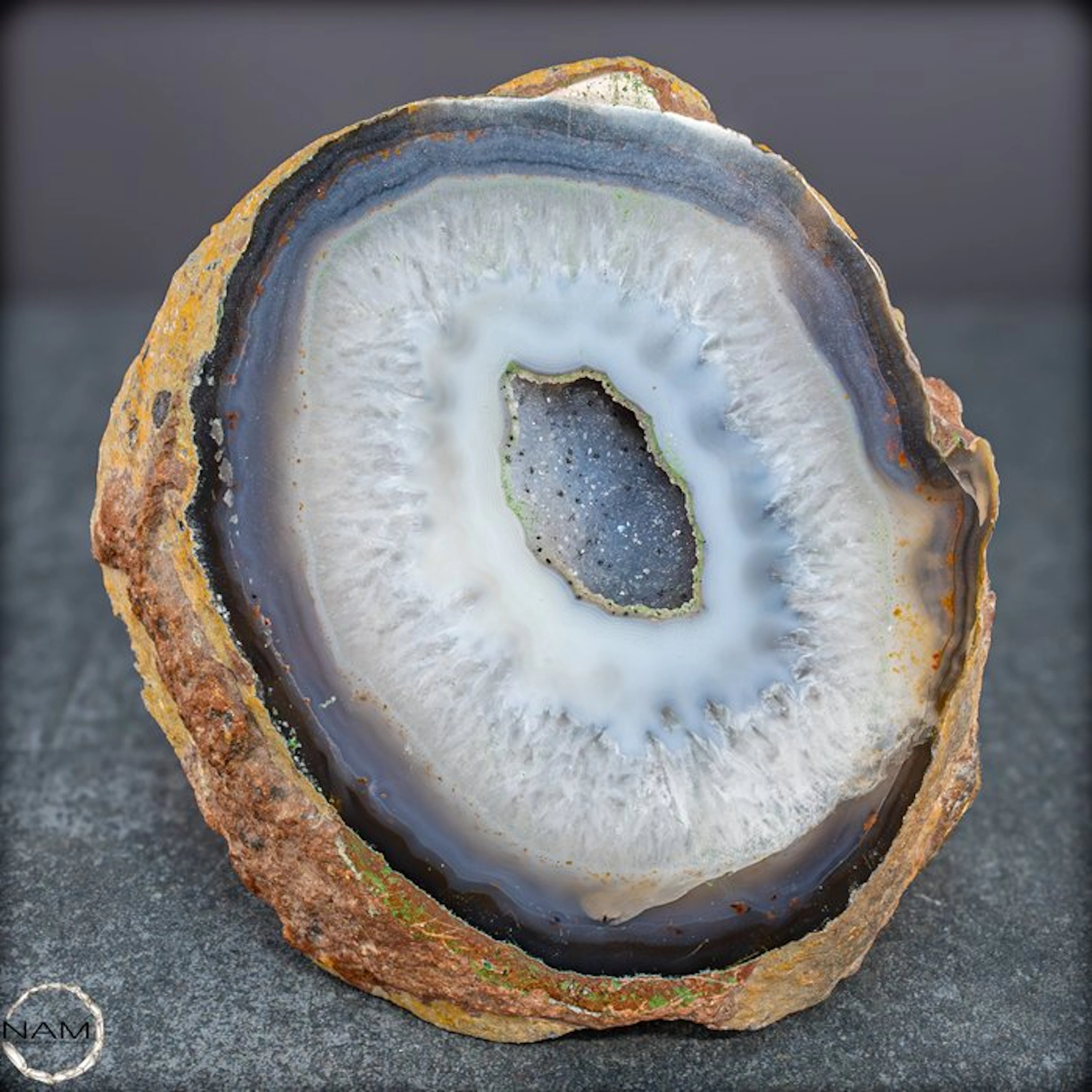 Rare natural agate chalcedony druse – blue-white banding...