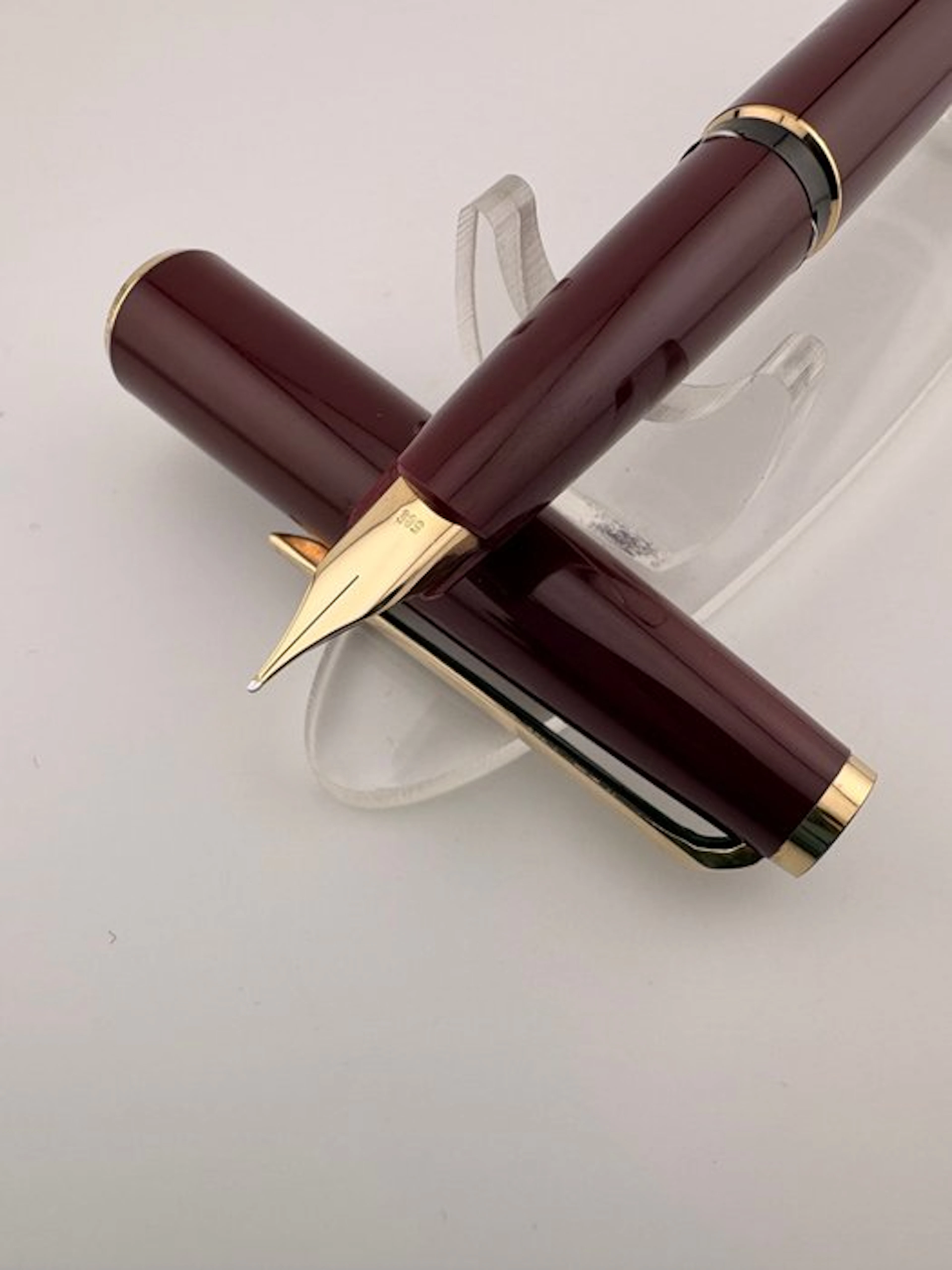 Montblanc - Germany Bordeaux - 14K 585 Gold Nib - Fountain pen