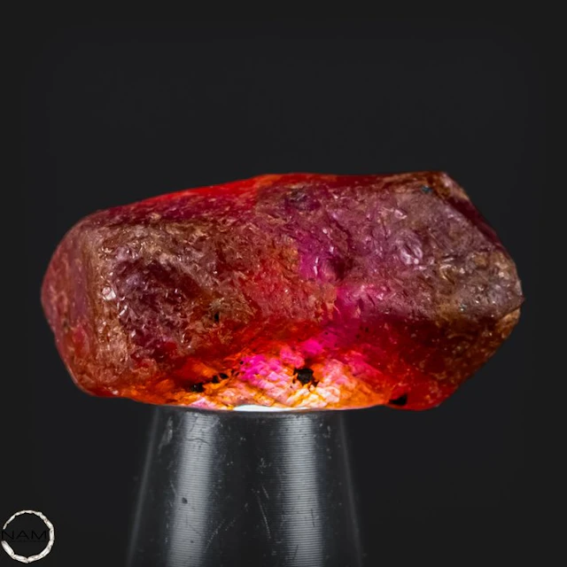 Natural red ruby in raw form - Radiant power of the earth 49.35 ct- 9.87 g
