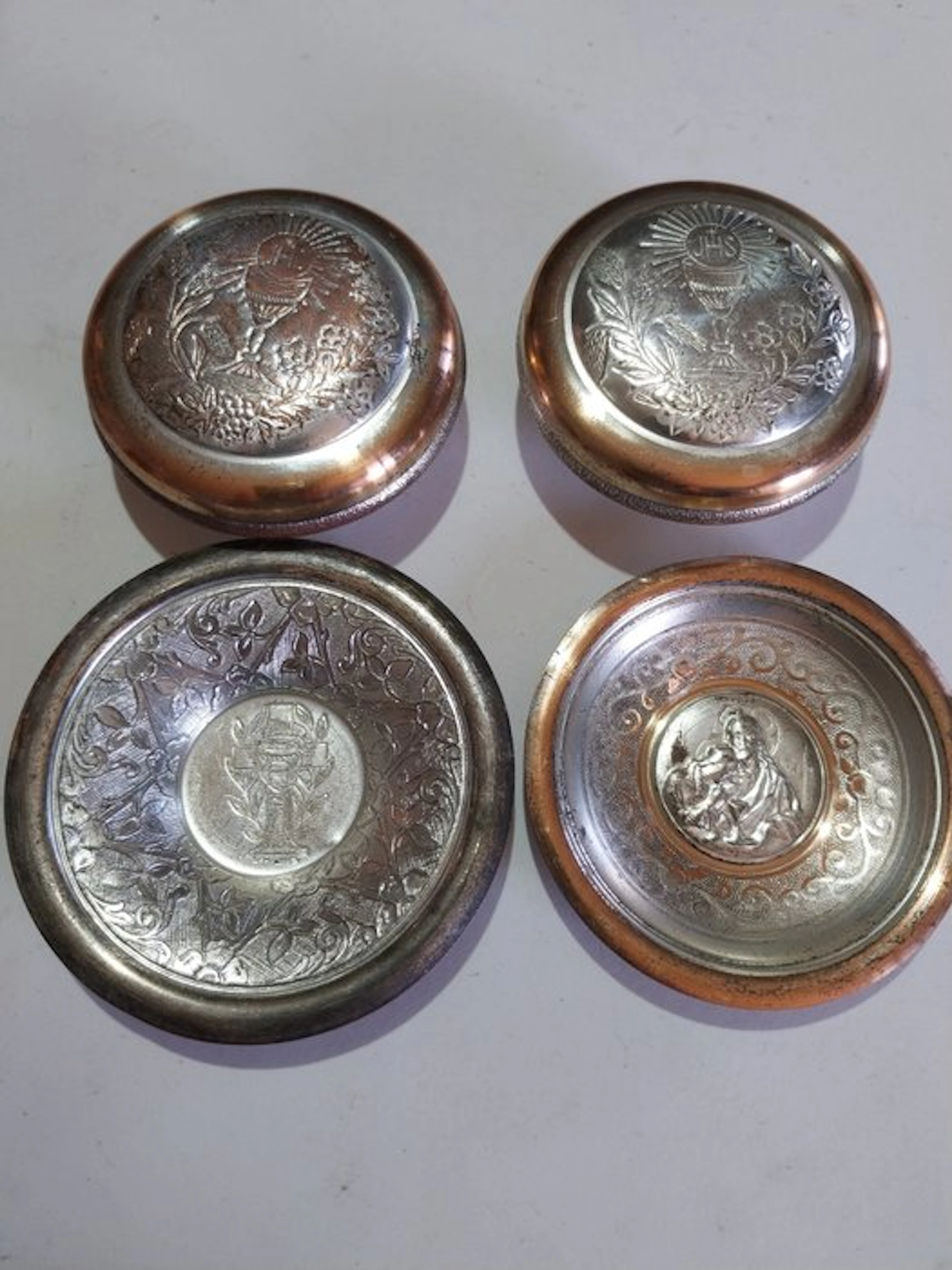 Lot 2 Patene + 2 Pissidi (4) - Silverplated - 1920-1930