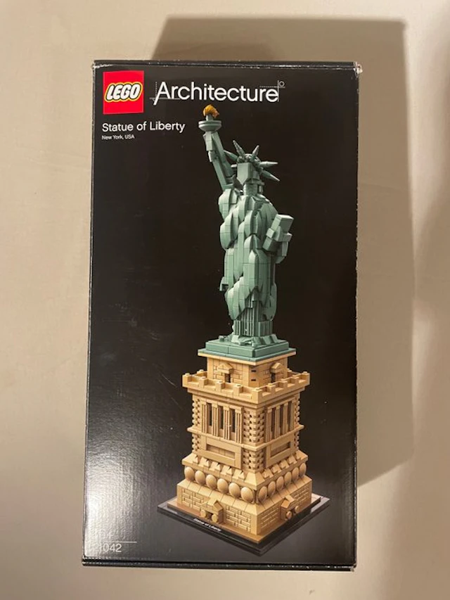 LEGO Set - 21042 - Architecture - Statue of Liberty