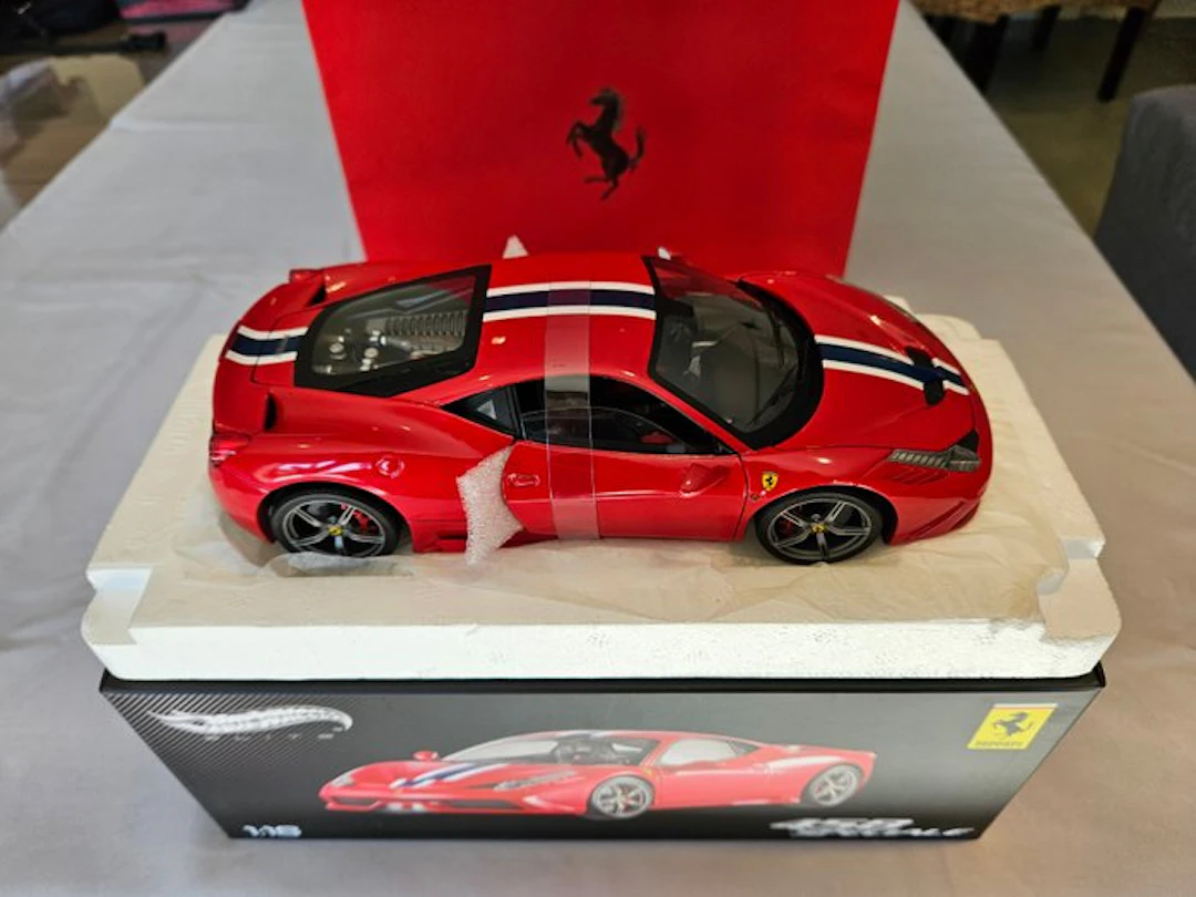 Hot Wheels 1:18 - Model kit - Ferrari 458 Speciale - HW ELITE