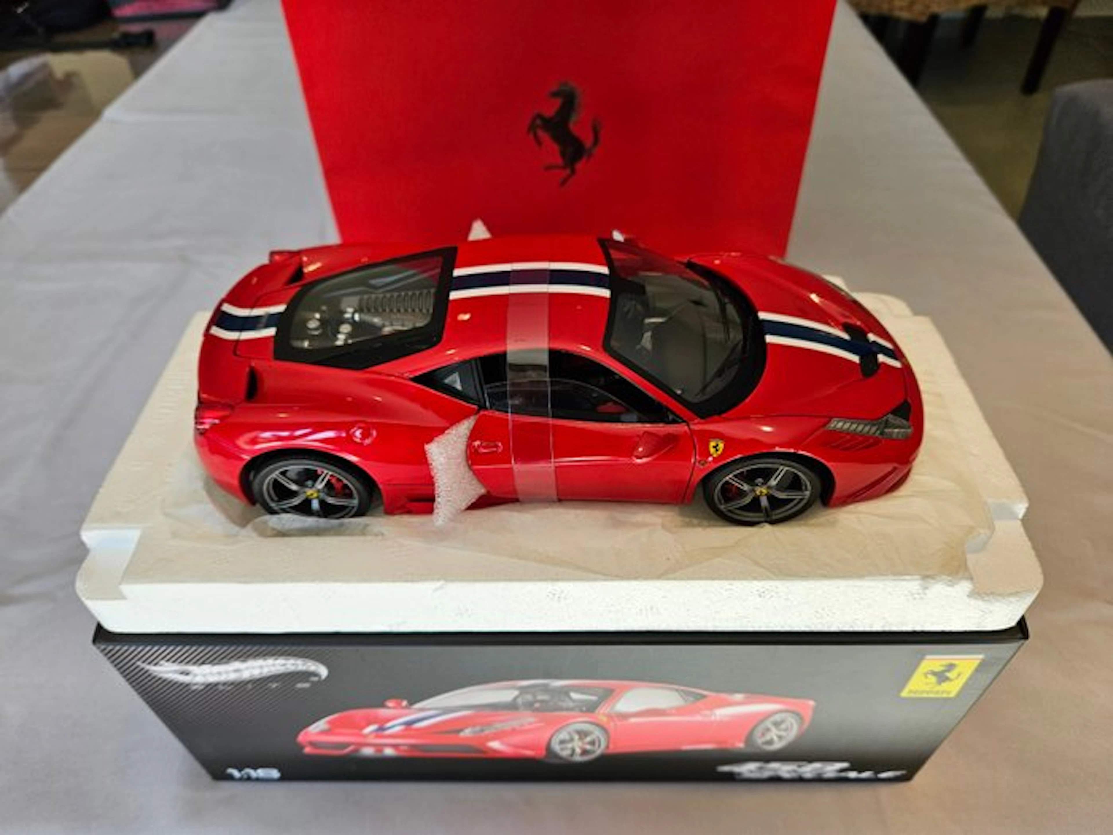 Hot Wheels 1:18 - Model kit - Ferrari 458 Speciale - HW ELITE