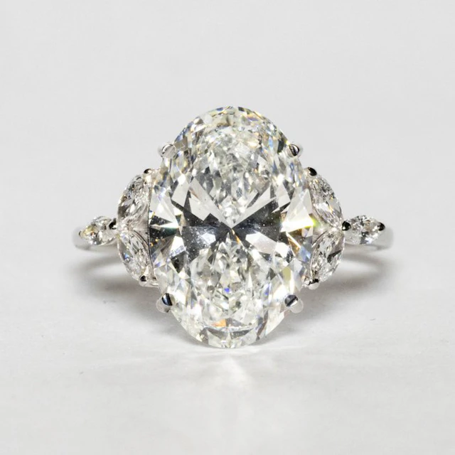 Engagement ring - 18 kt