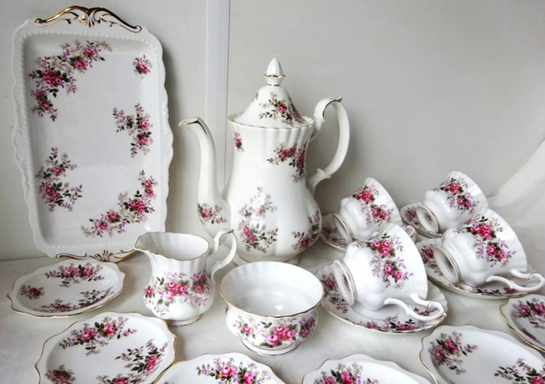 Royal Albert - Coffee service (18) - Lavender Rose - Bone china