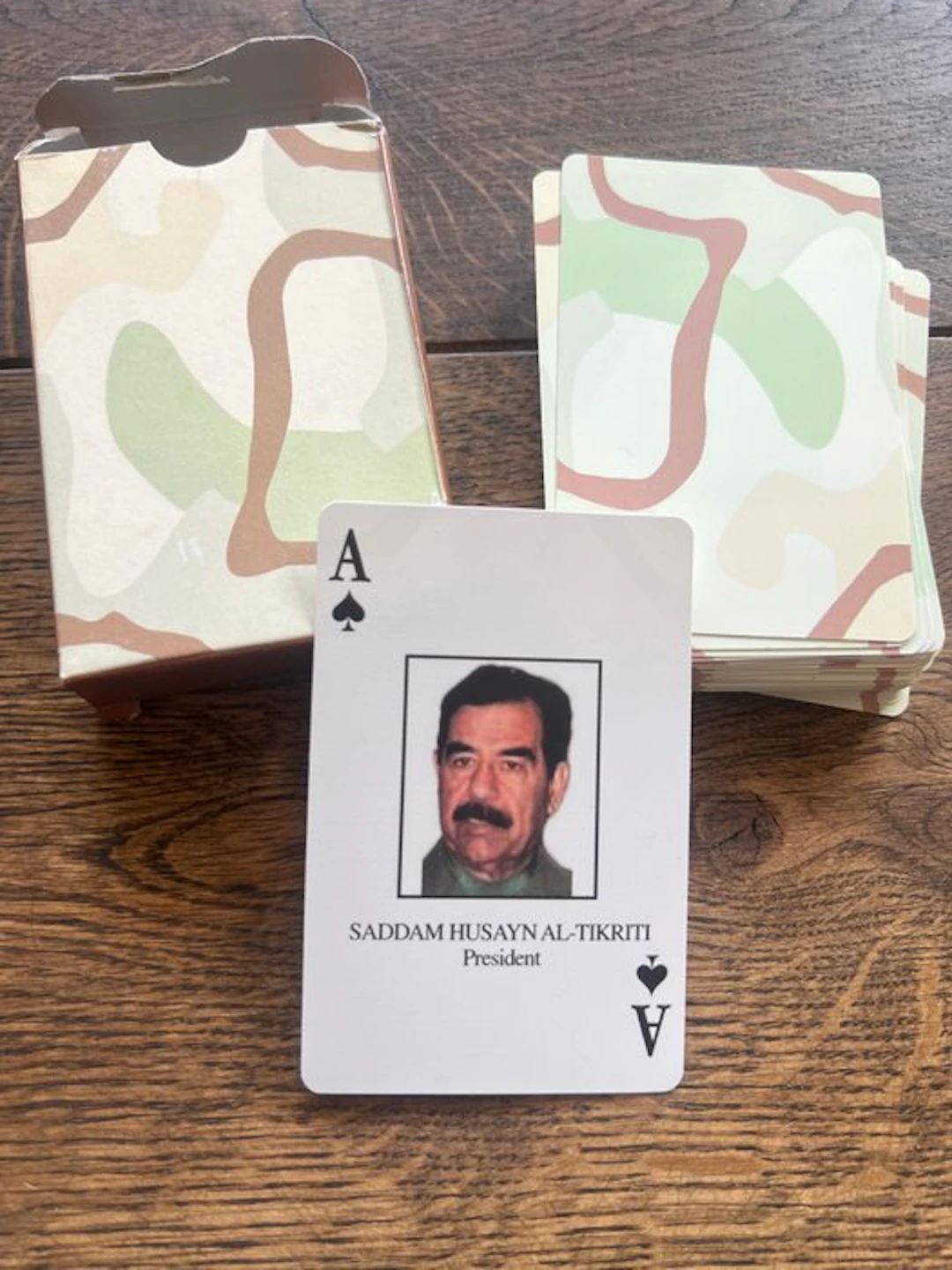 US Army - Card game US Military Most-wanted Iraqi playing...