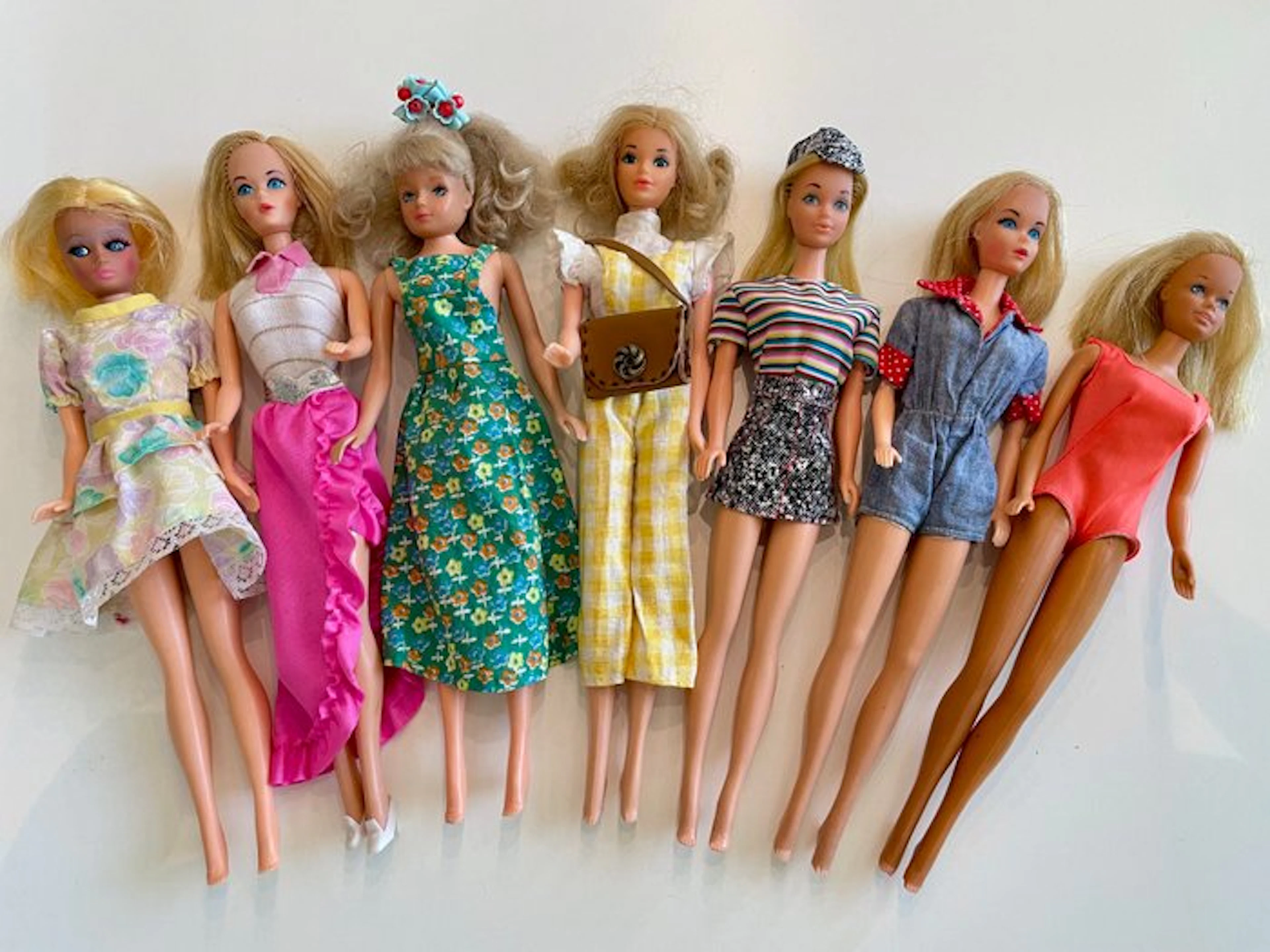 Mattel - Barbie doll - 7 Vintage Mattel Barbies (Mod Era